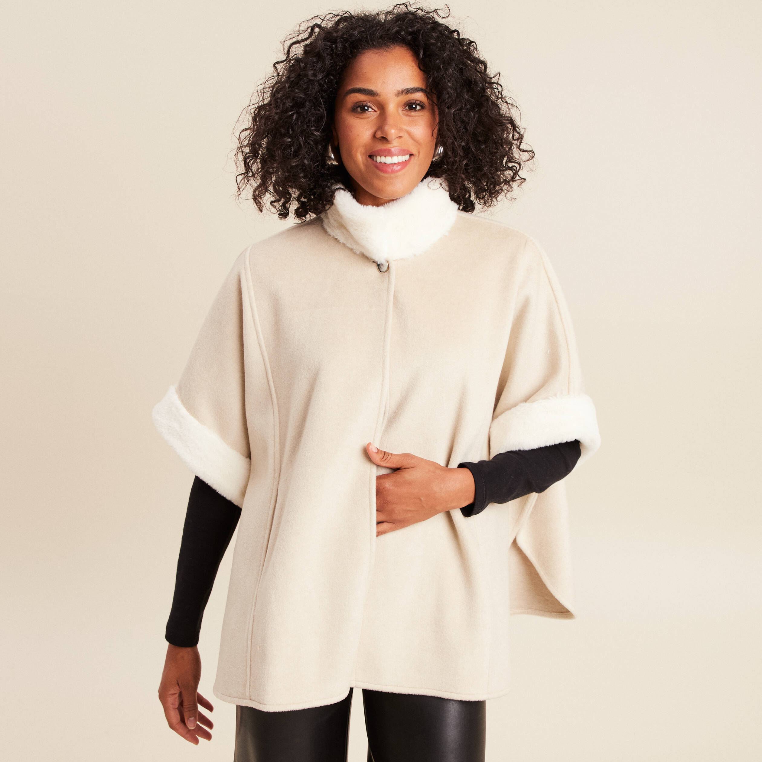 Poncho cape coupe ample ivoire femme