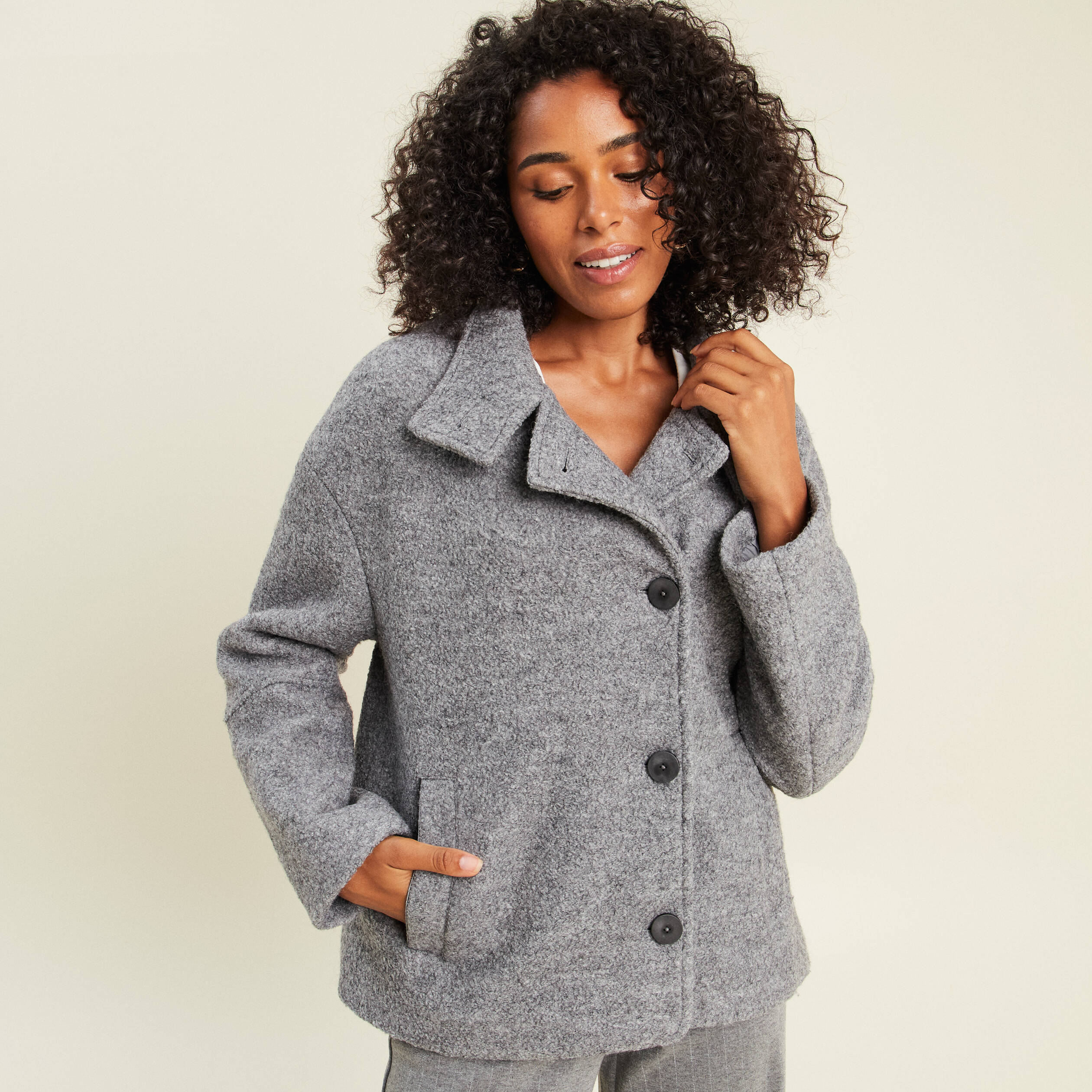Manteau doubl&eacute; col montant gris clair femme