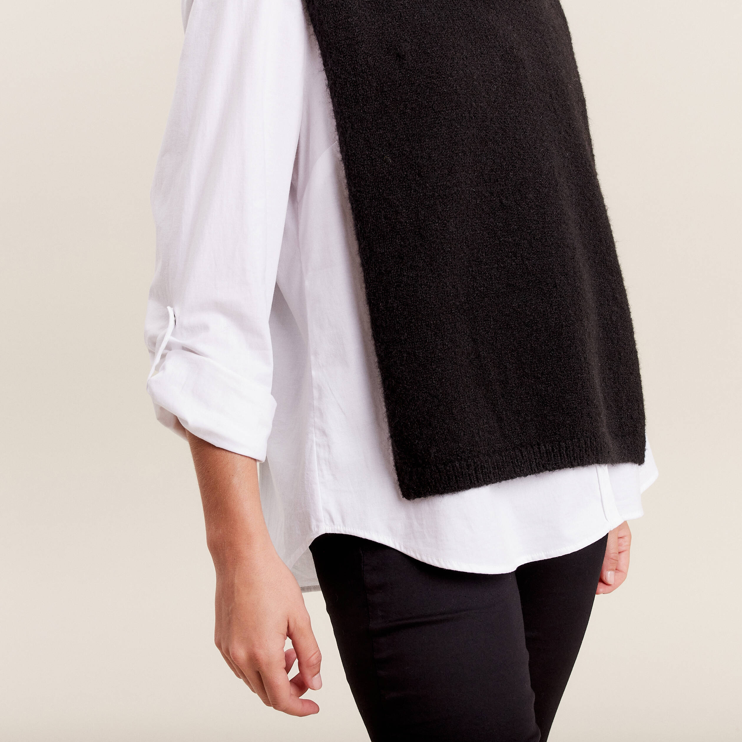 Poncho sans manches col roulé noir femme
