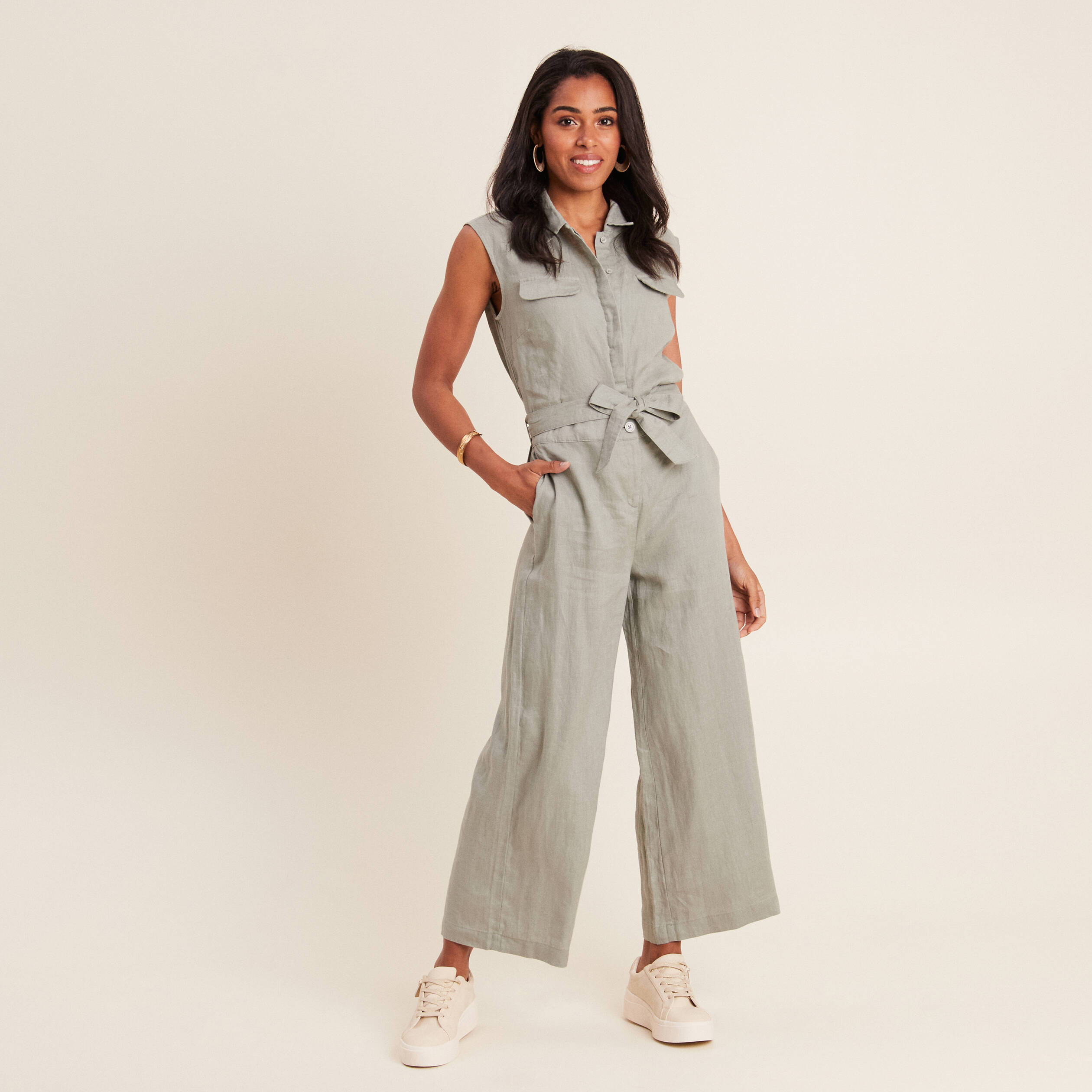 Combinaison pantalon ceintur&eacute;e vert clair femme