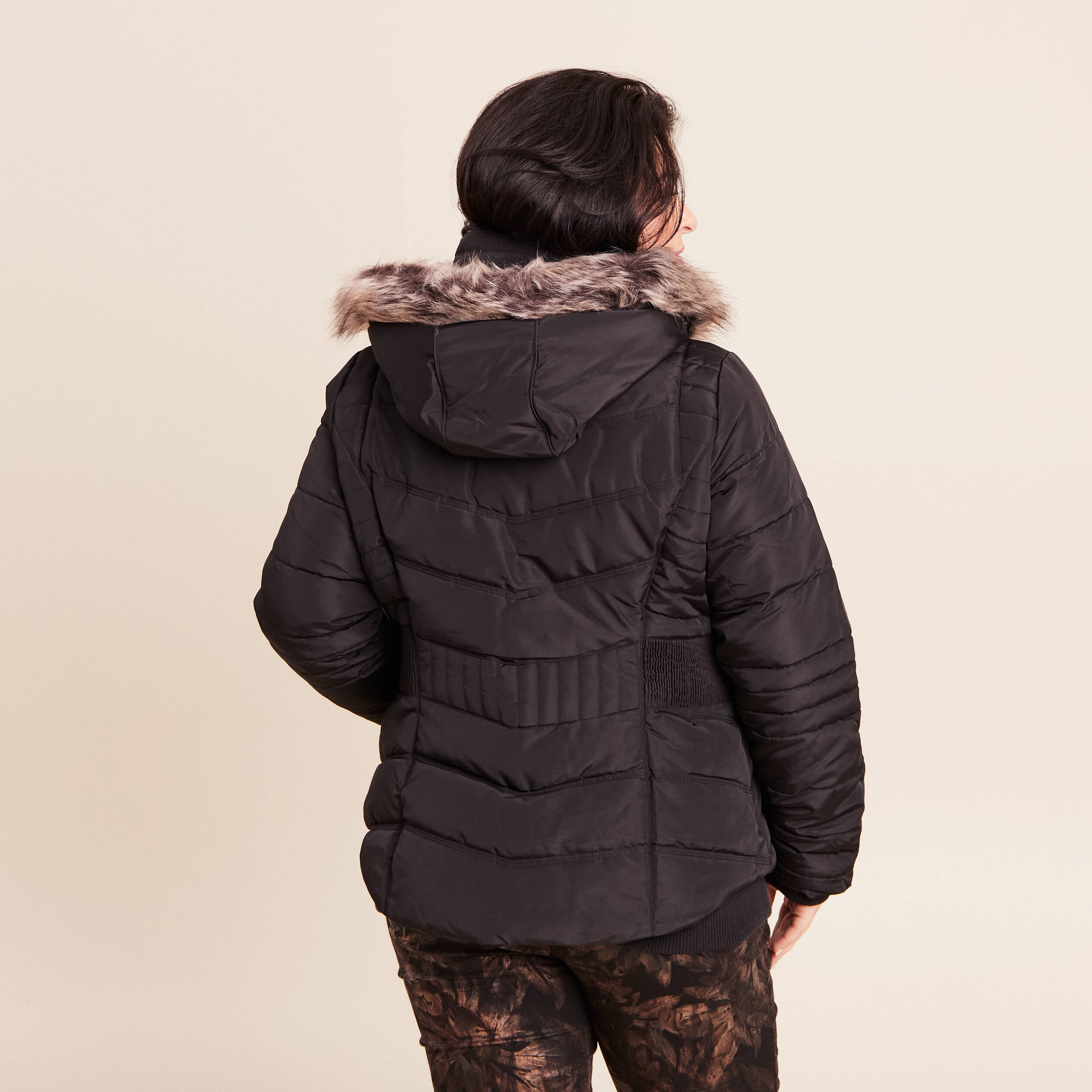 Doudoune droite d&eacute;perlante &agrave; capuche noir femme