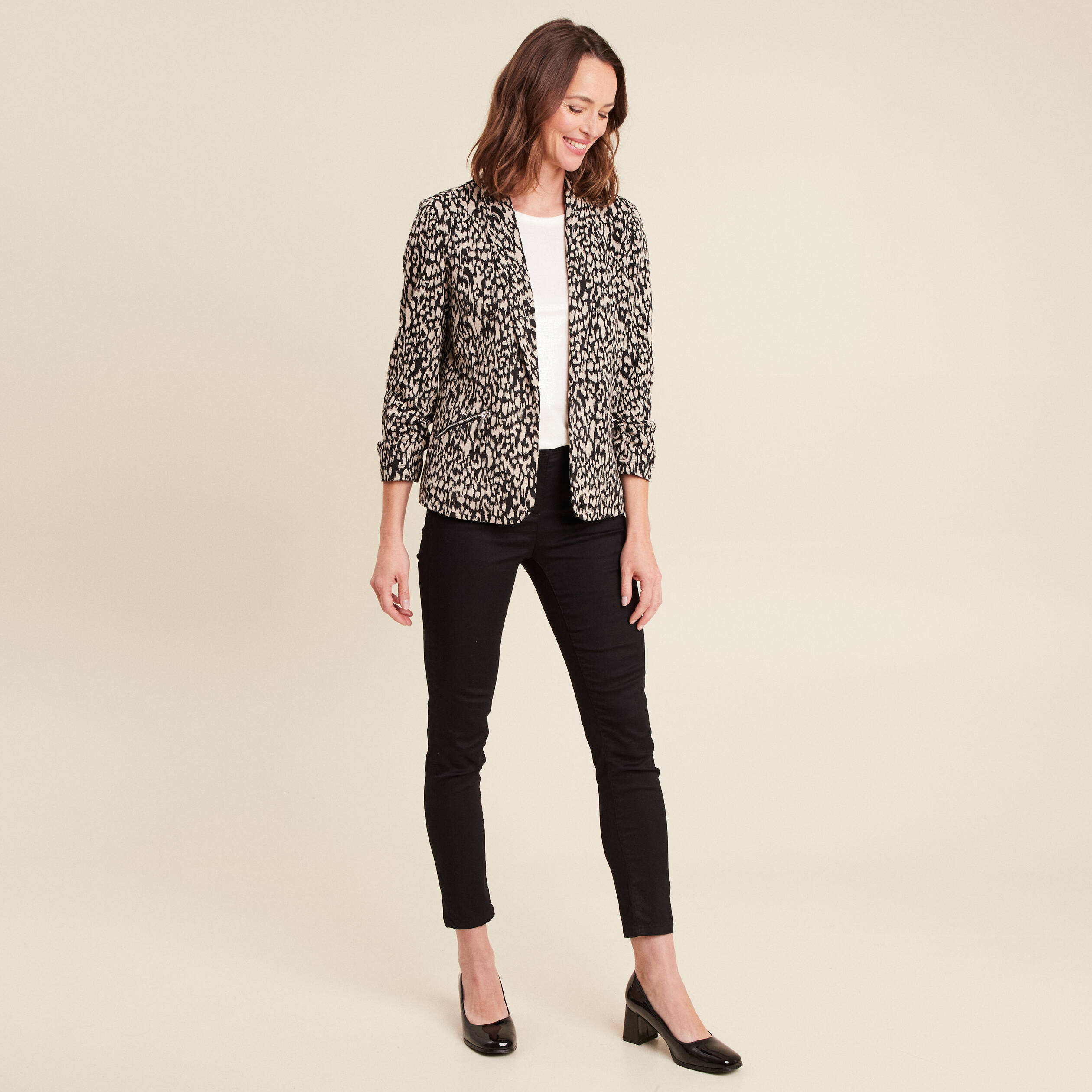 Veste cintr&eacute;e col ch&acirc;le noir femme