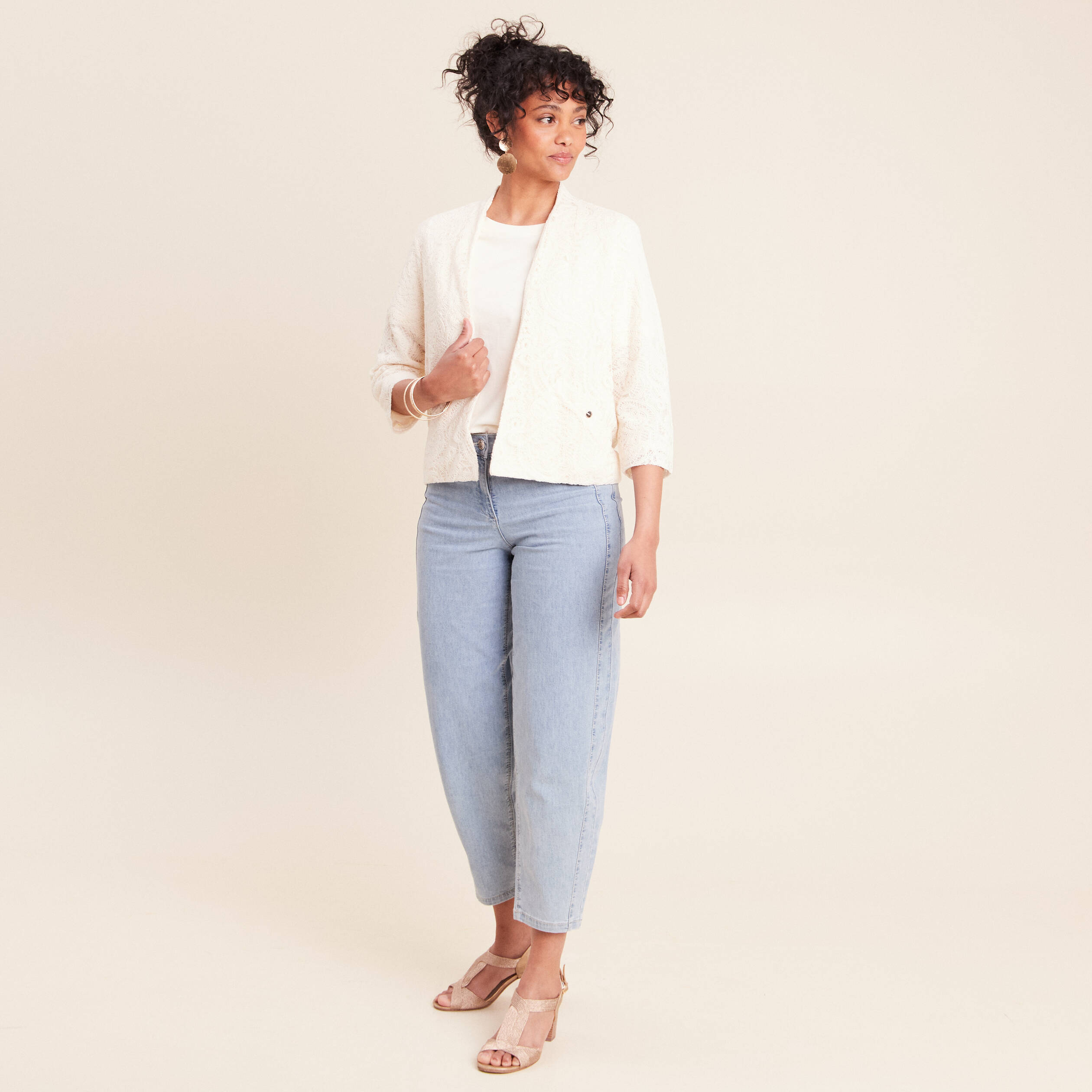 Veste brod&eacute;e bas resserr&eacute; manches 3/4 ecru femme