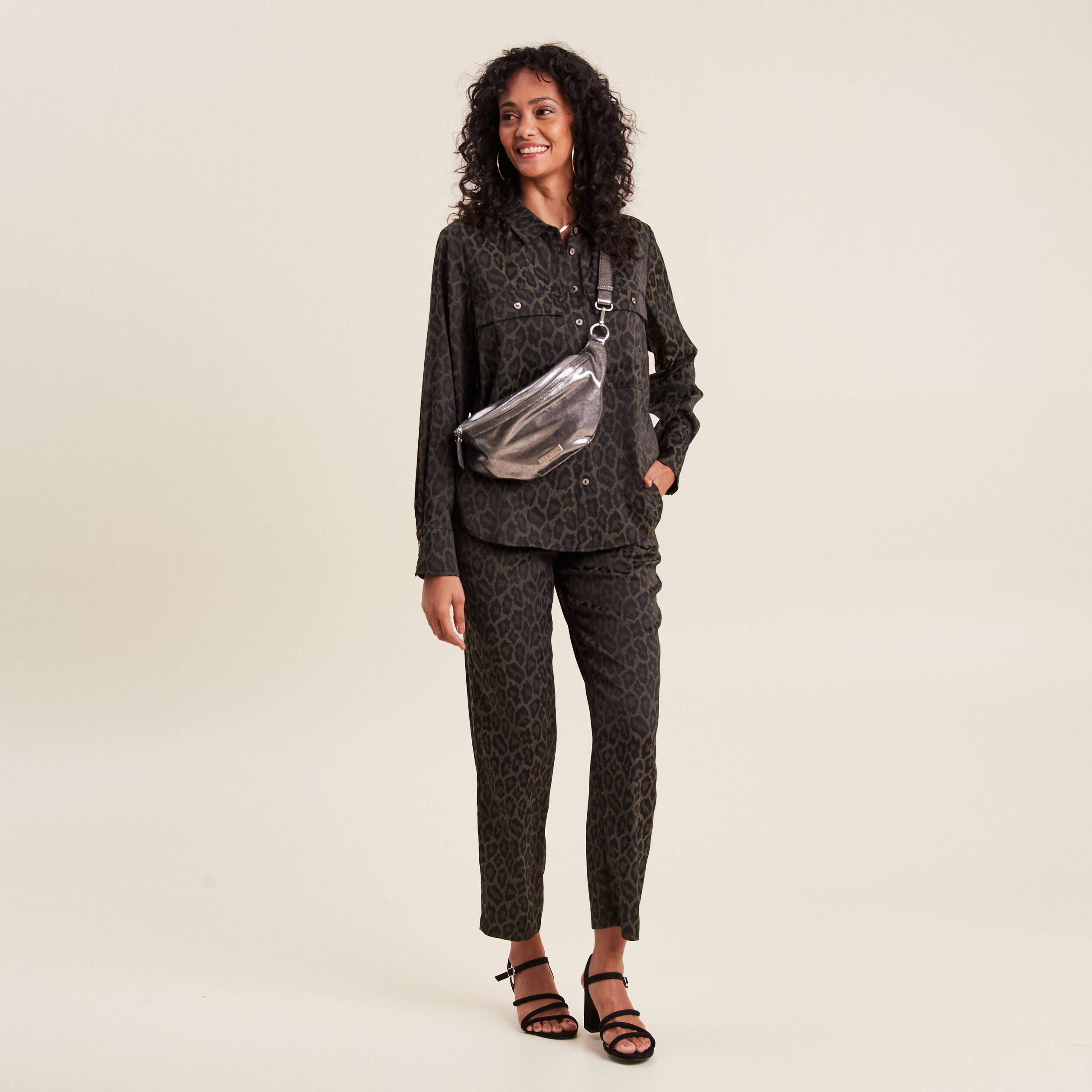 Pantalon flou taille bascul&eacute;e vert kaki femme
