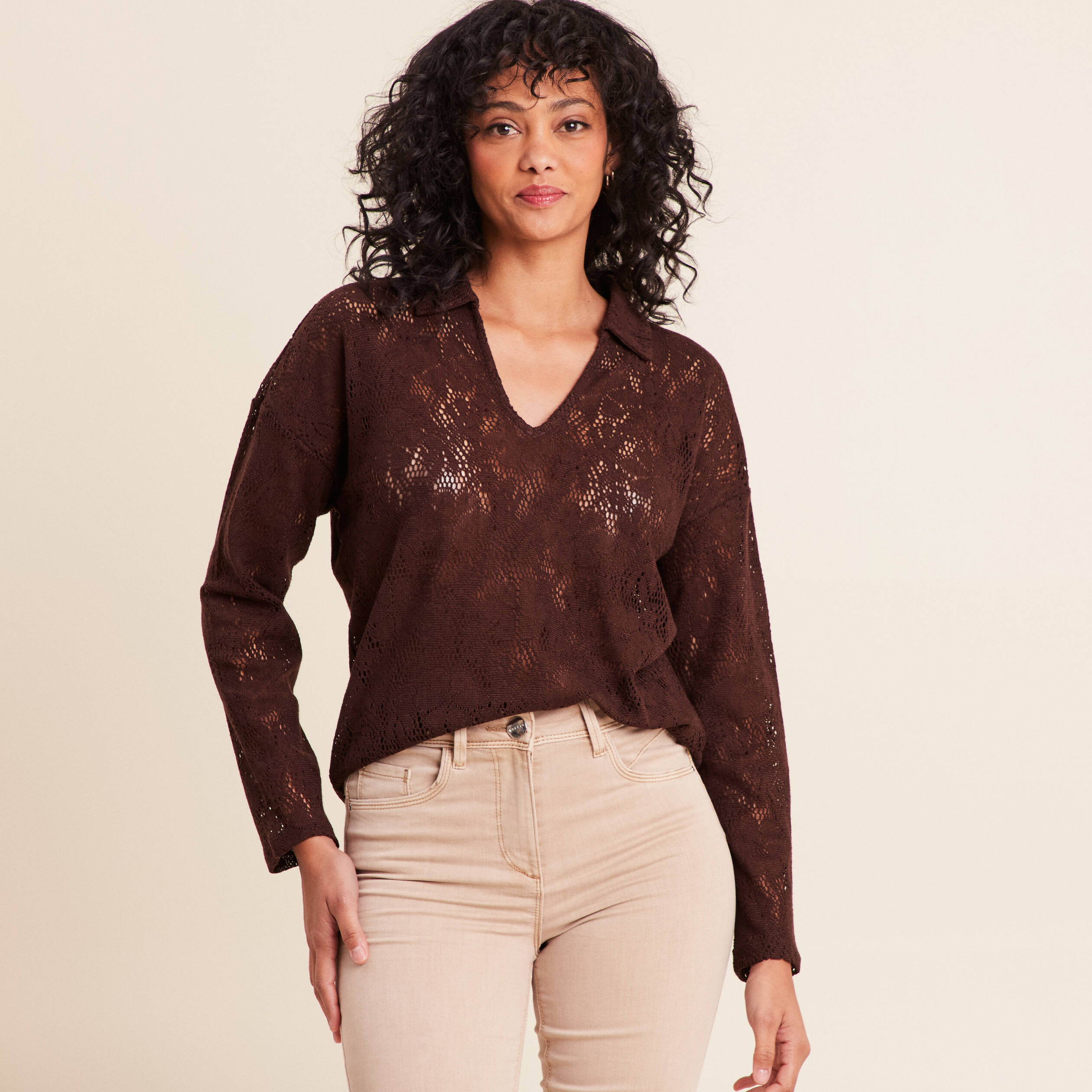 Polo manches 3/4 aspect dentelle marron fonc&eacute; femme