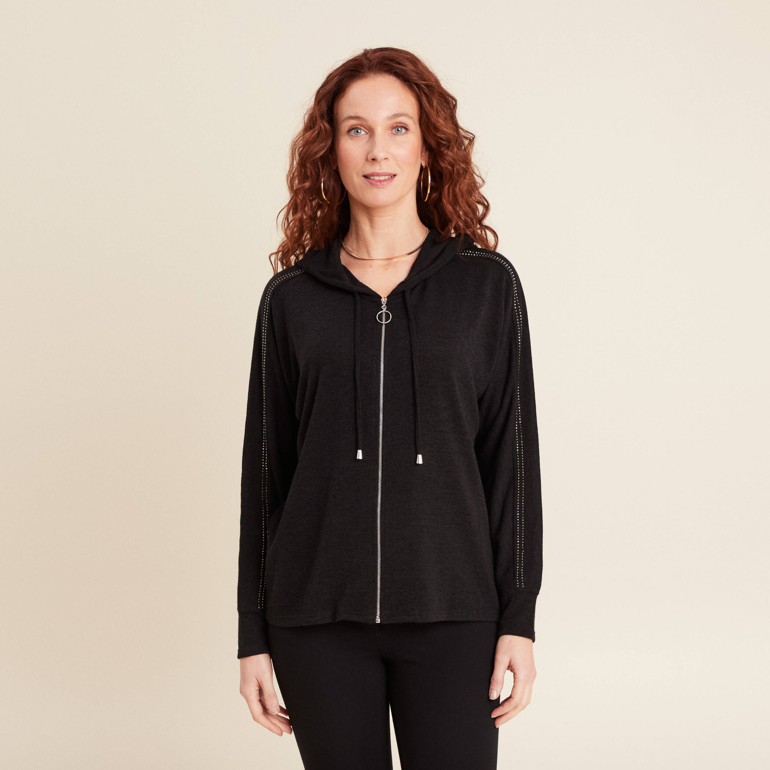 gilet manches longues capuche noir femme Gilet manches longues capuche noir femme