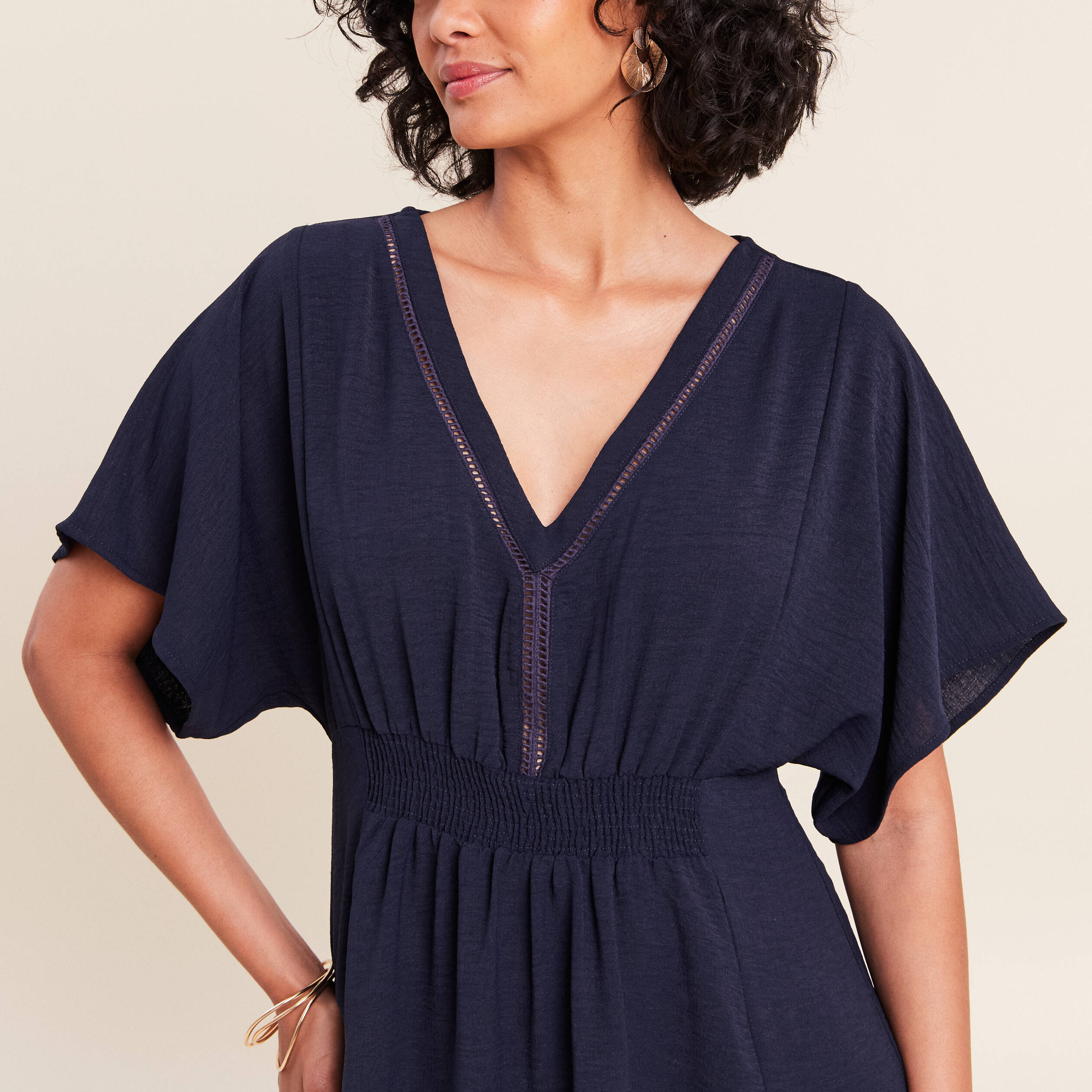 Robe longue &eacute;vas&eacute;e col v manches coudes bleu marine femme