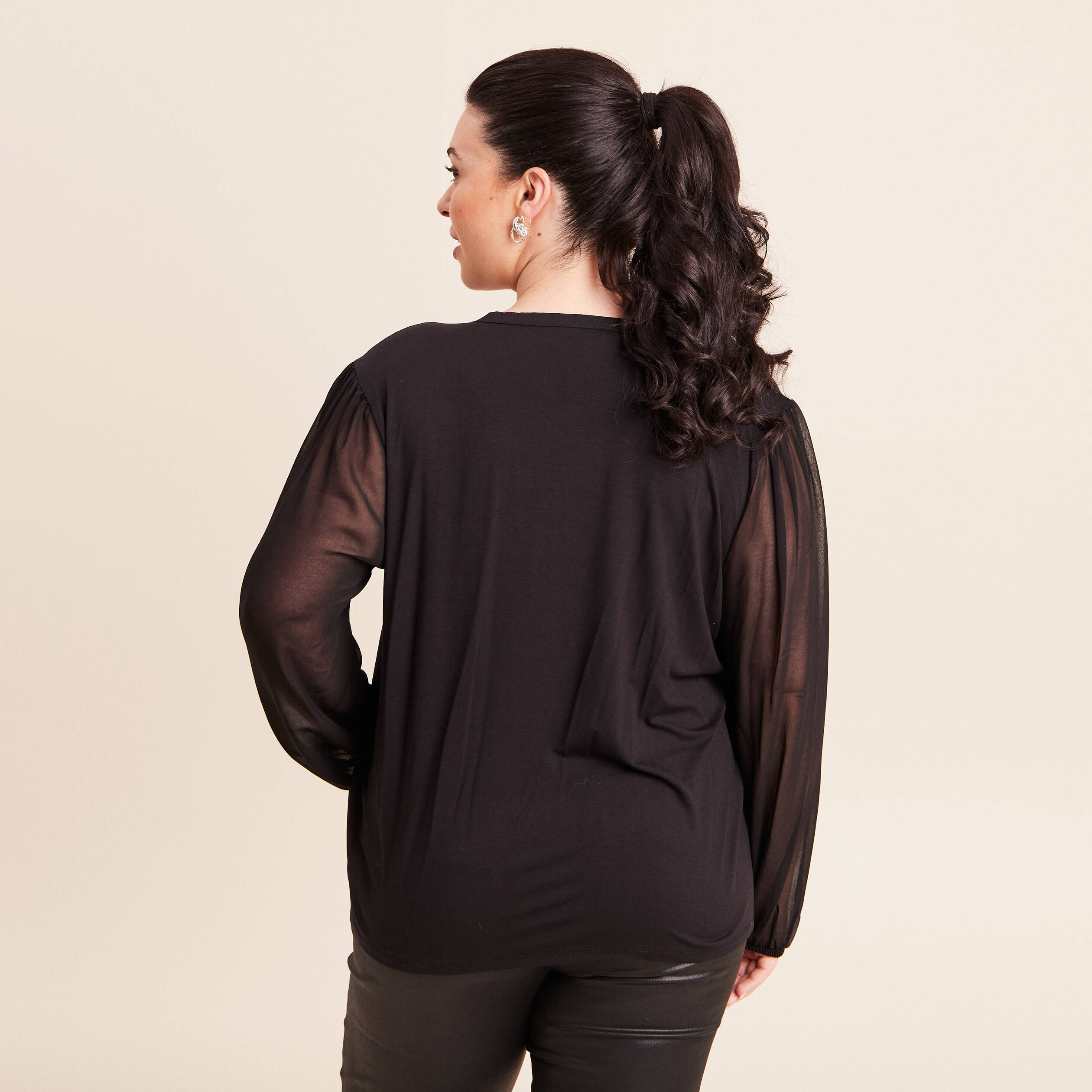 T-shirt col v manches longues noir femme