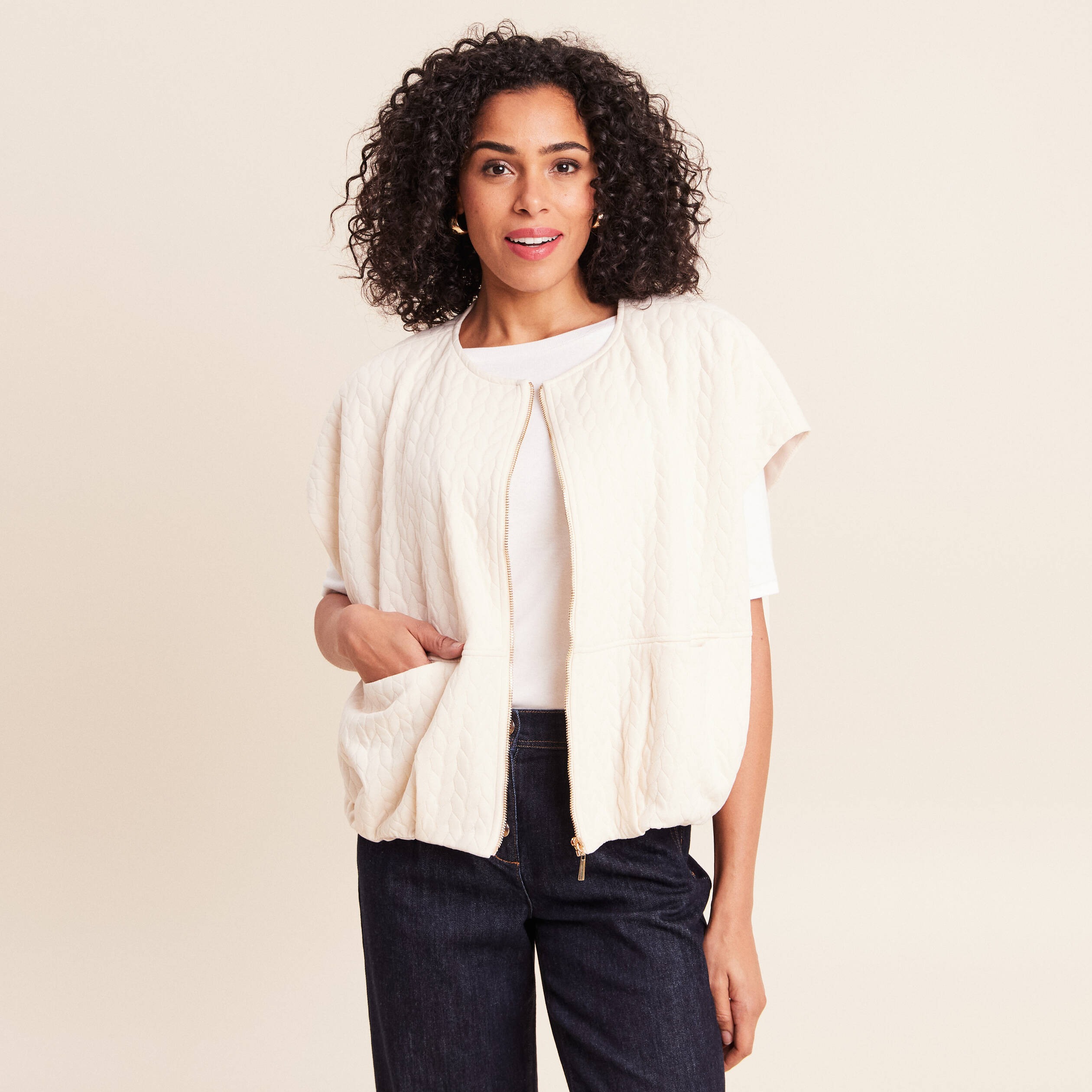 Veste col rond manches courtes doubl&eacute;e ecru femme