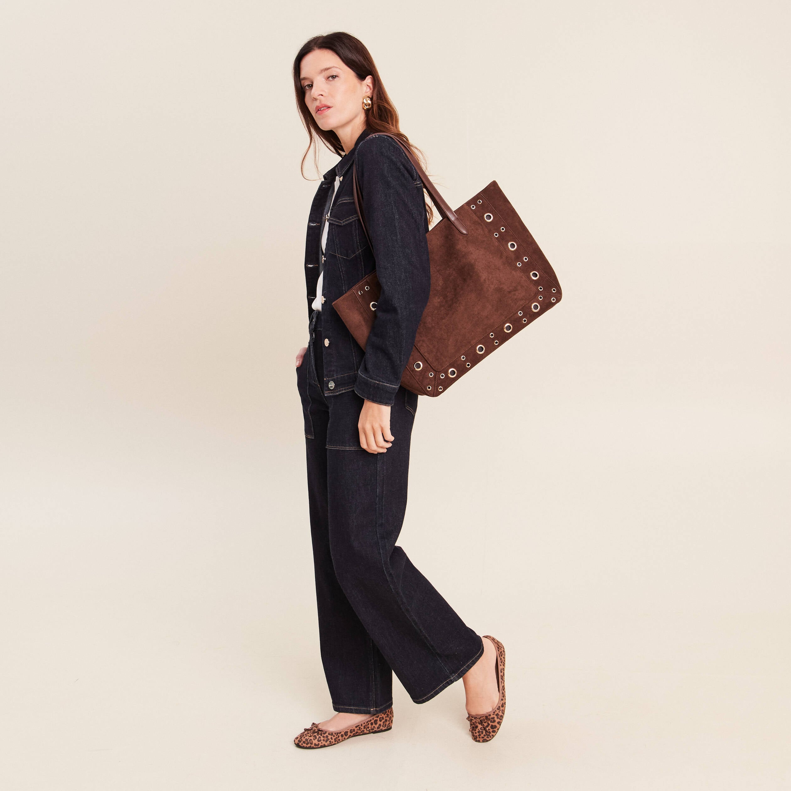 Veste cintr&eacute;e courte en jean denim brut femme
