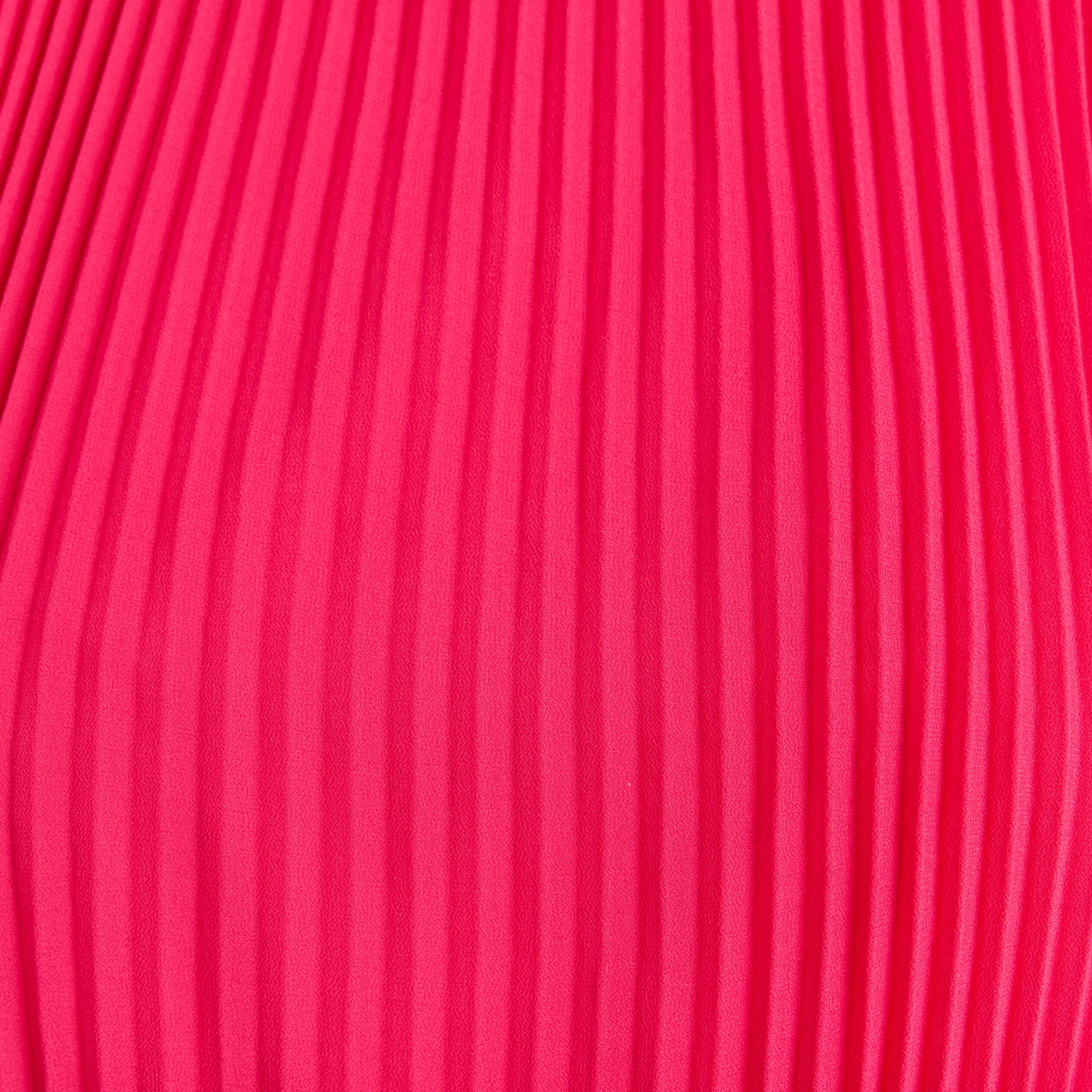 Robe longue &eacute;vas&eacute;e pliss&eacute;e sans manches rose fushia femme