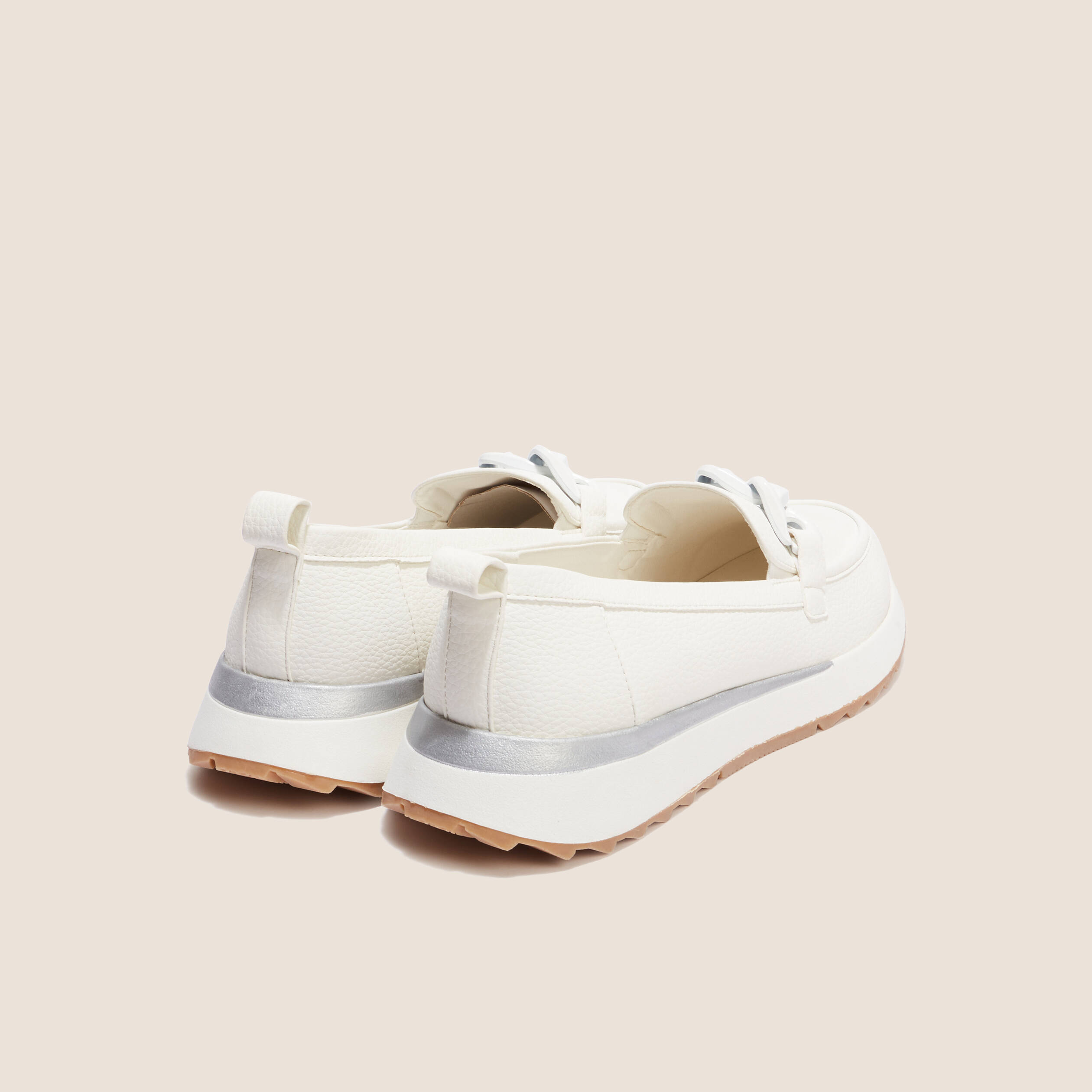mocassins detail chaine blanc femme Mocassins détail chaîne blanc femme