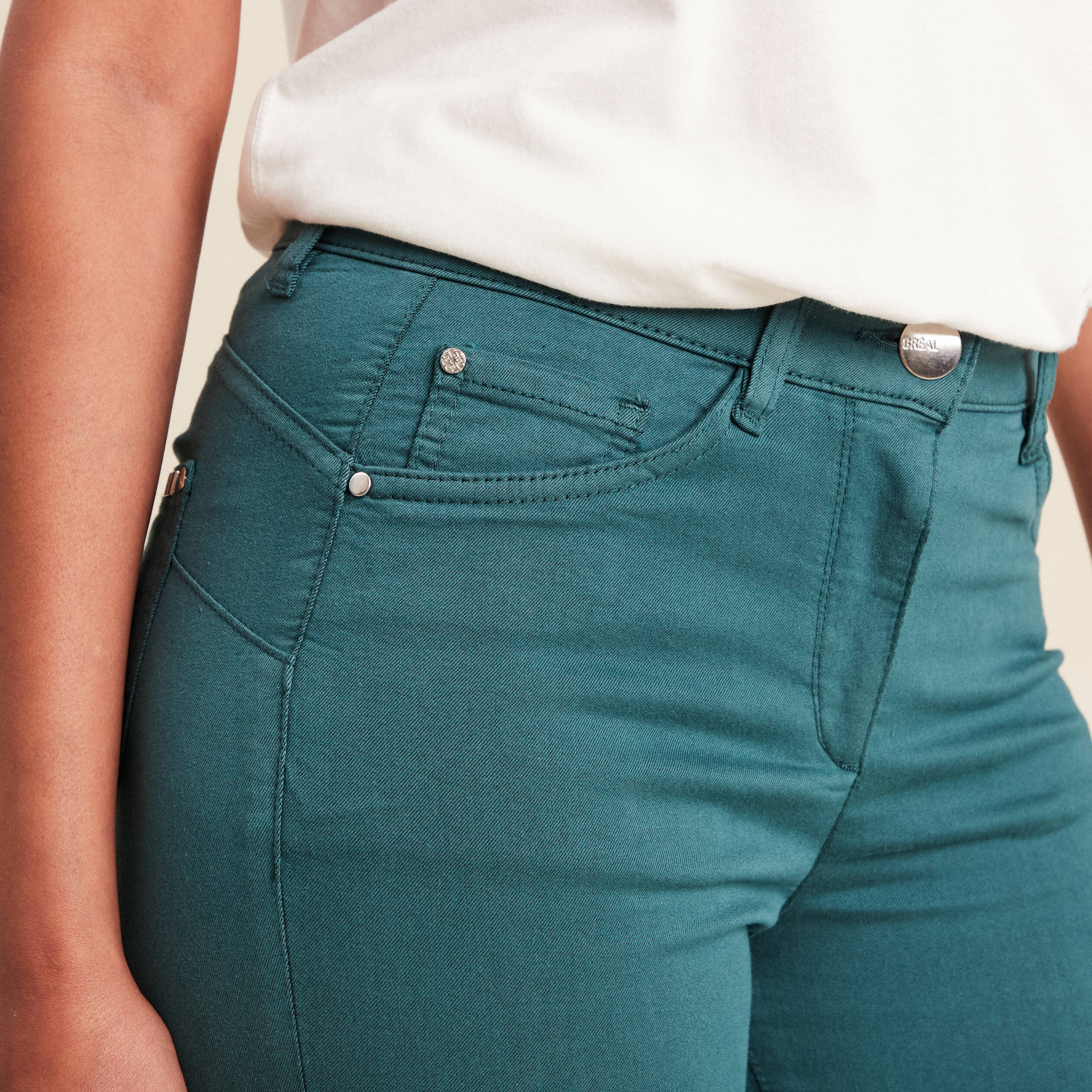 Pantacourt droit taille standard vert femme