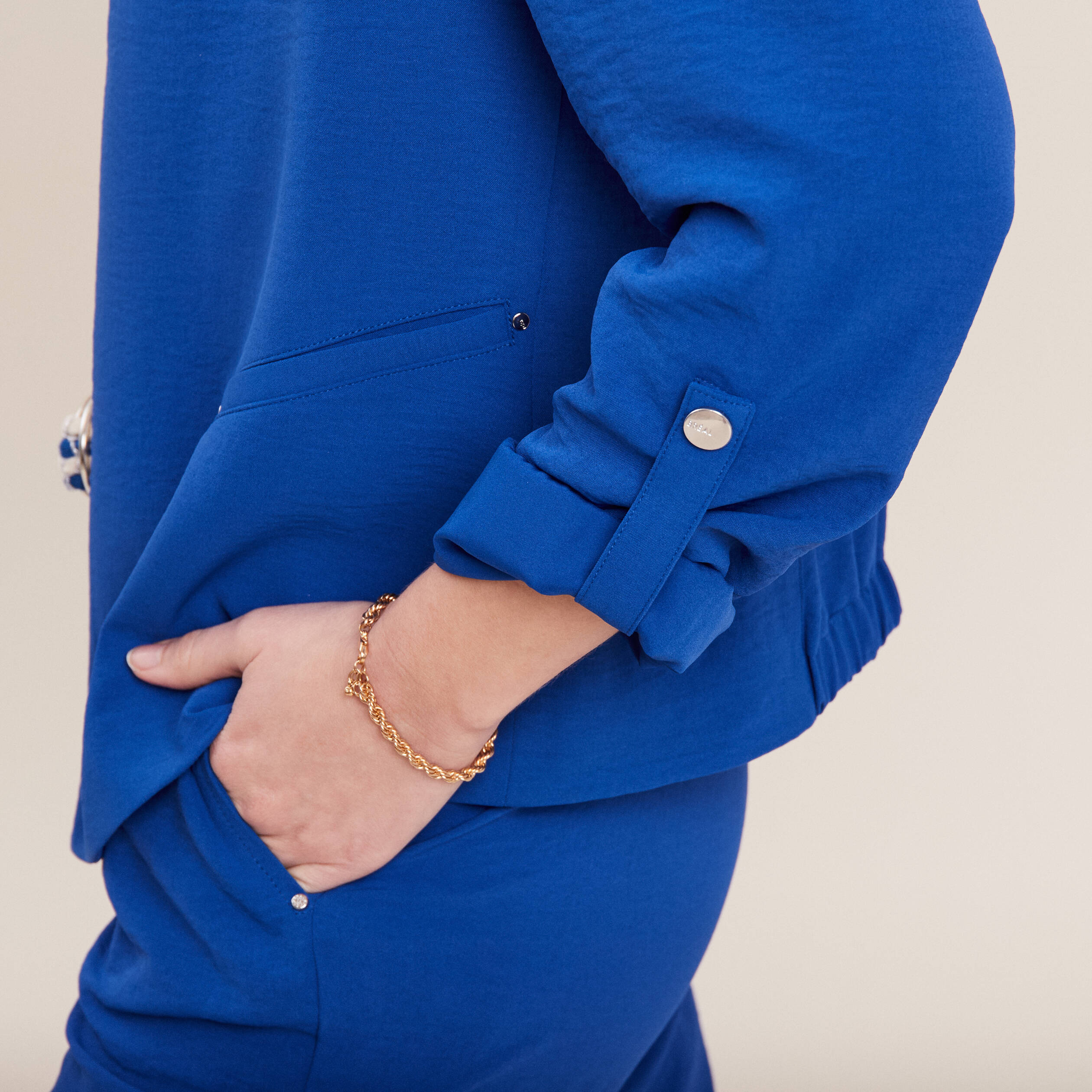 veste droite fluide bleu electrique femme Veste droite fluide bleu electrique femme