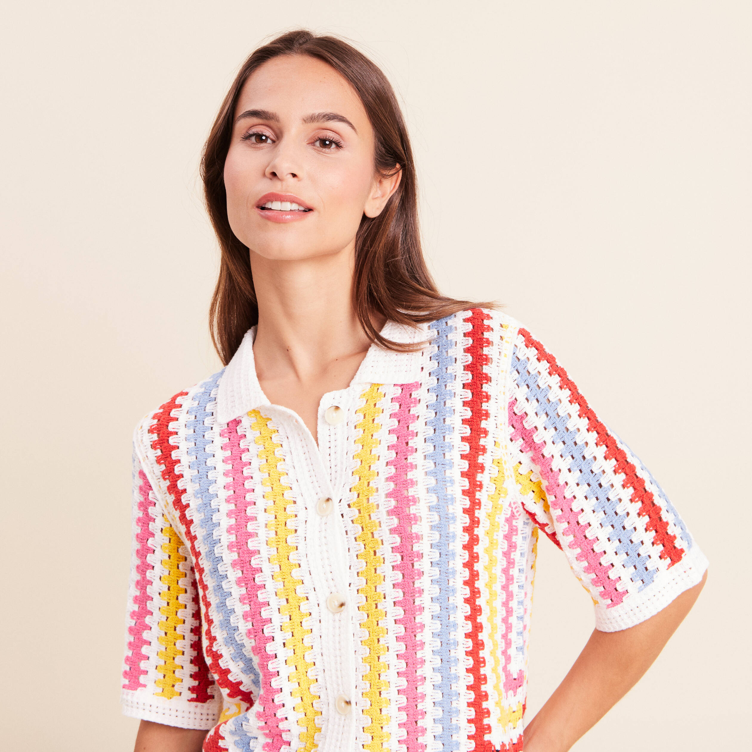 Polo manches courtes aspect macram&eacute; multicolore femme