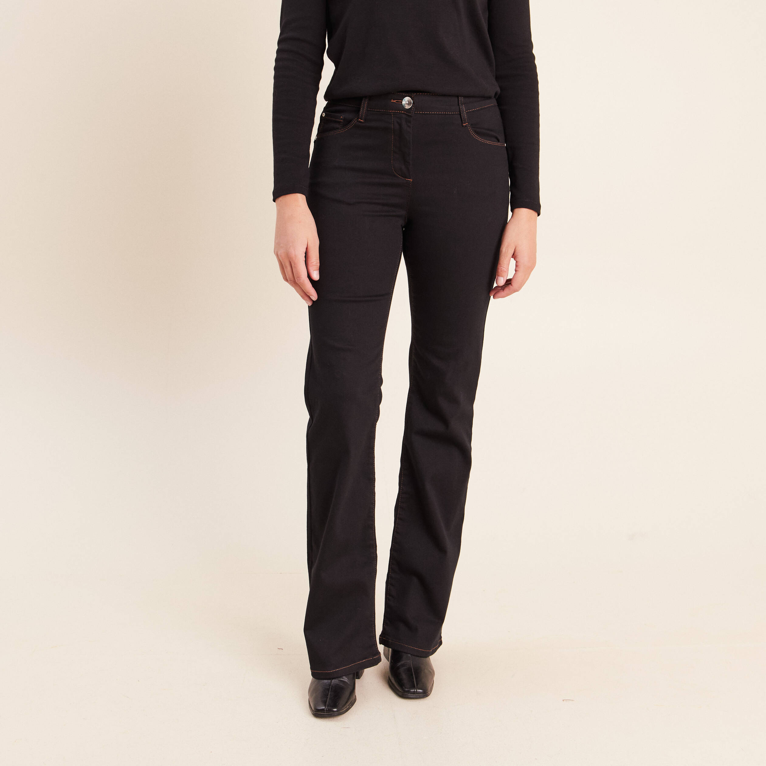 Jean magique L'Unique coupe bootcut denim noir femme
