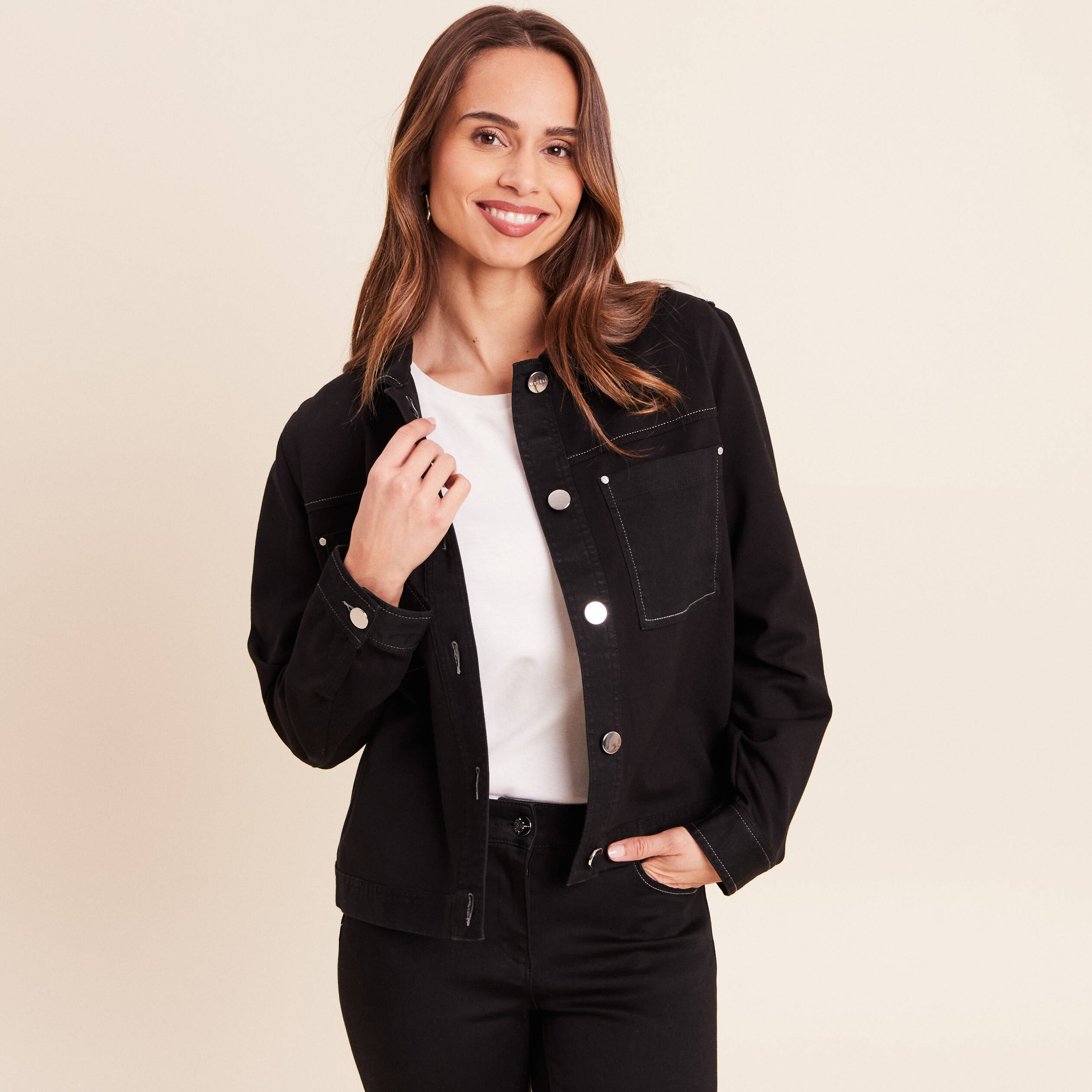 Veste droite courte manches longues denim noir femme