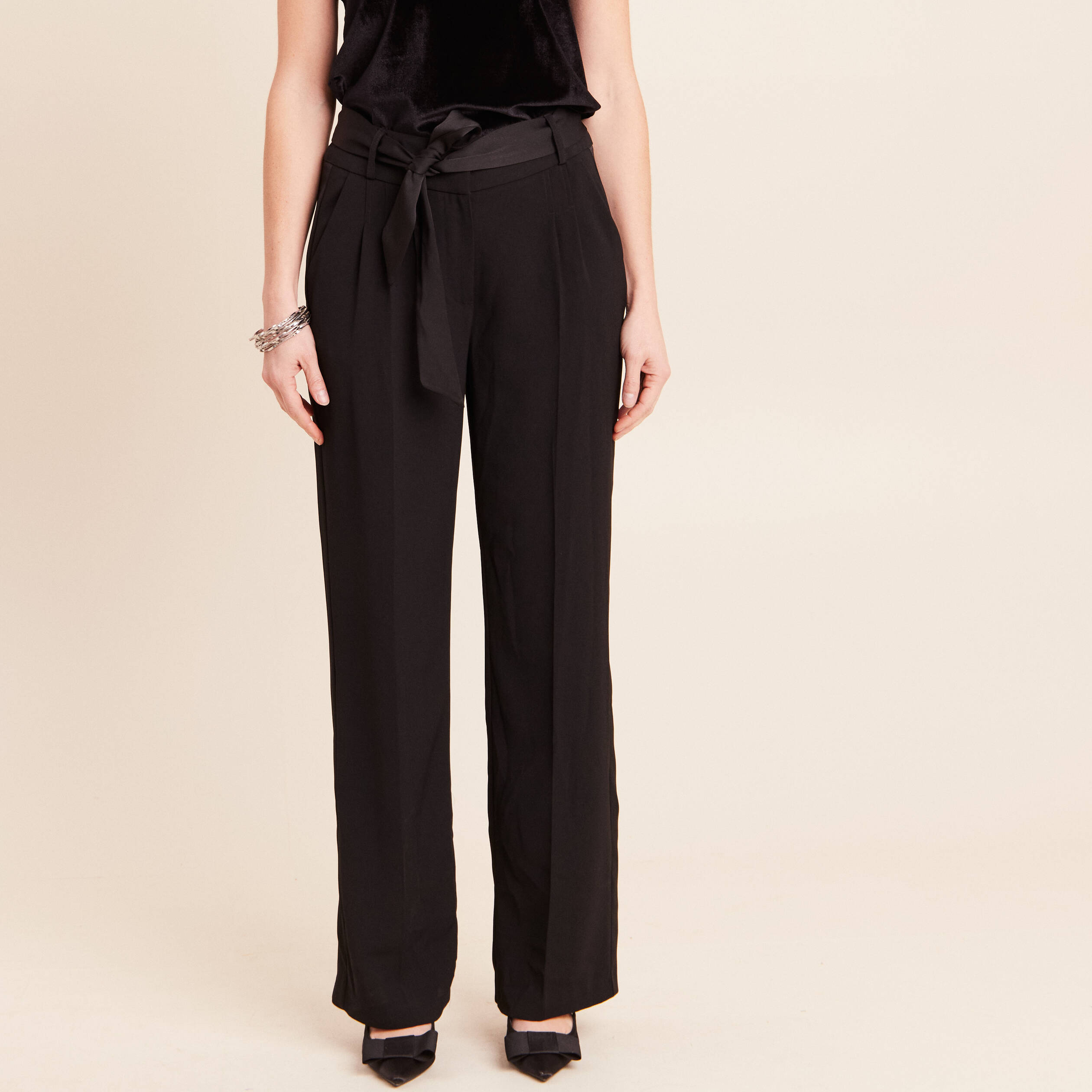 Pantalon satin&eacute; coupe droite noir femme
