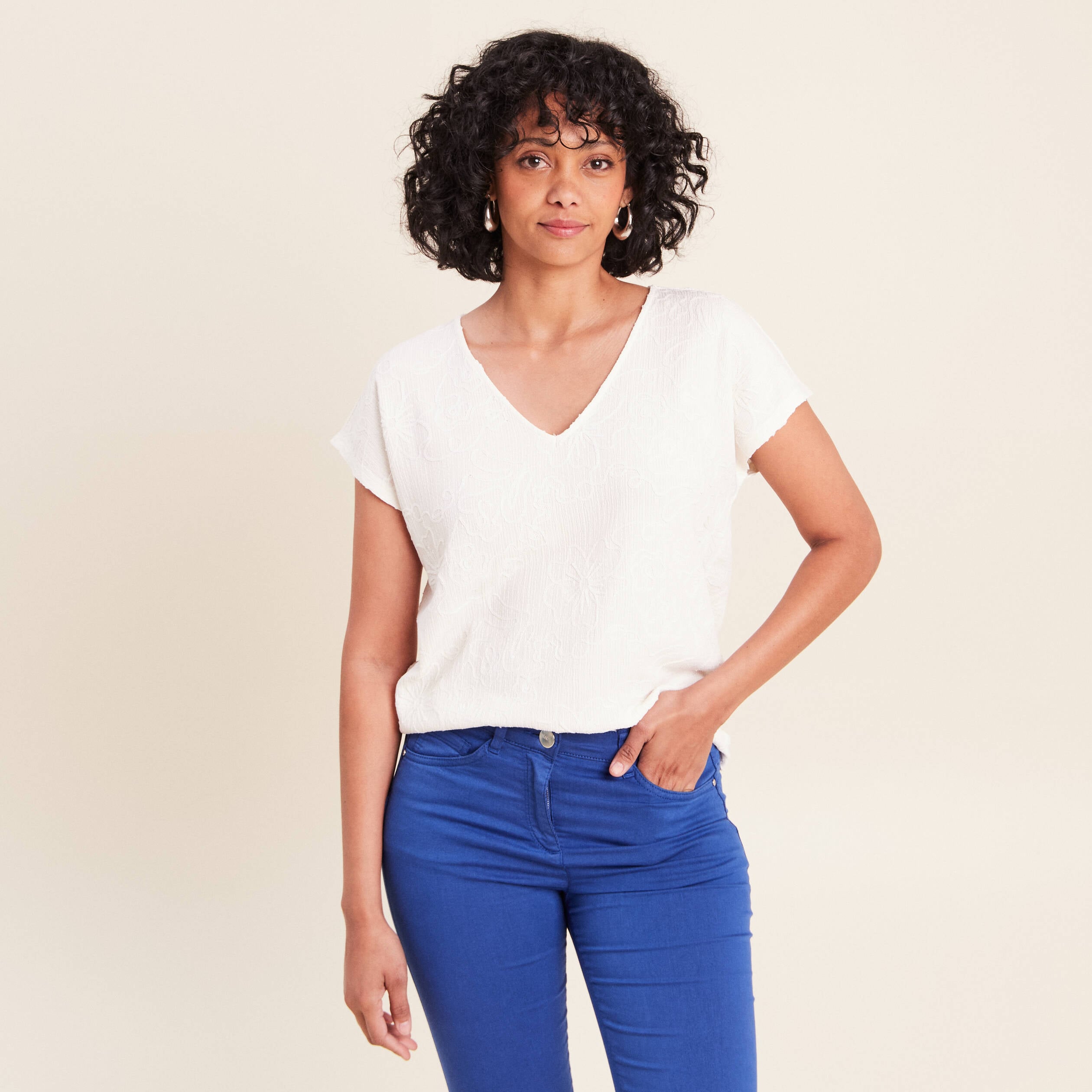 Blouse col v manches courtes ecru femme