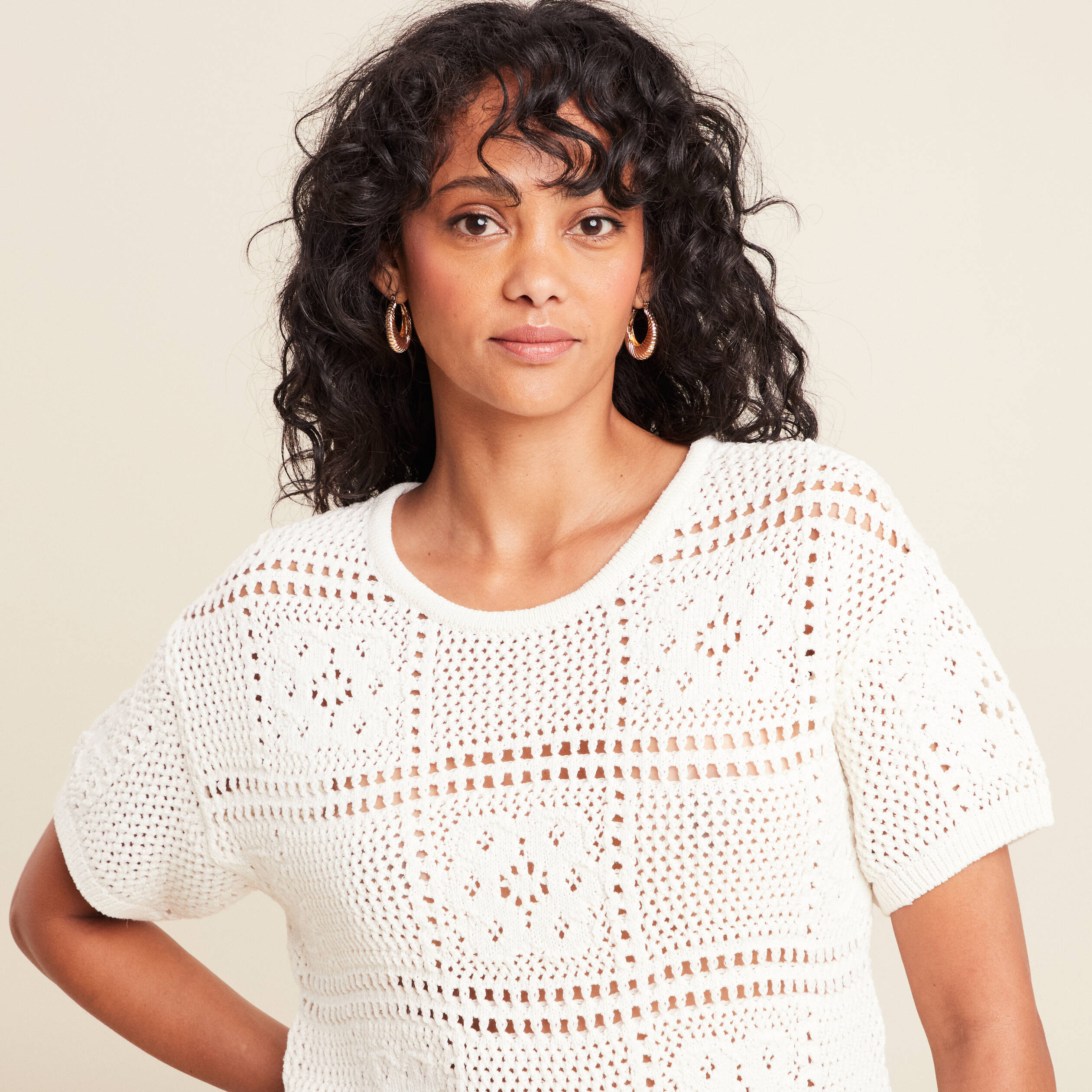 Pull court col rond manches courtes ecru femme