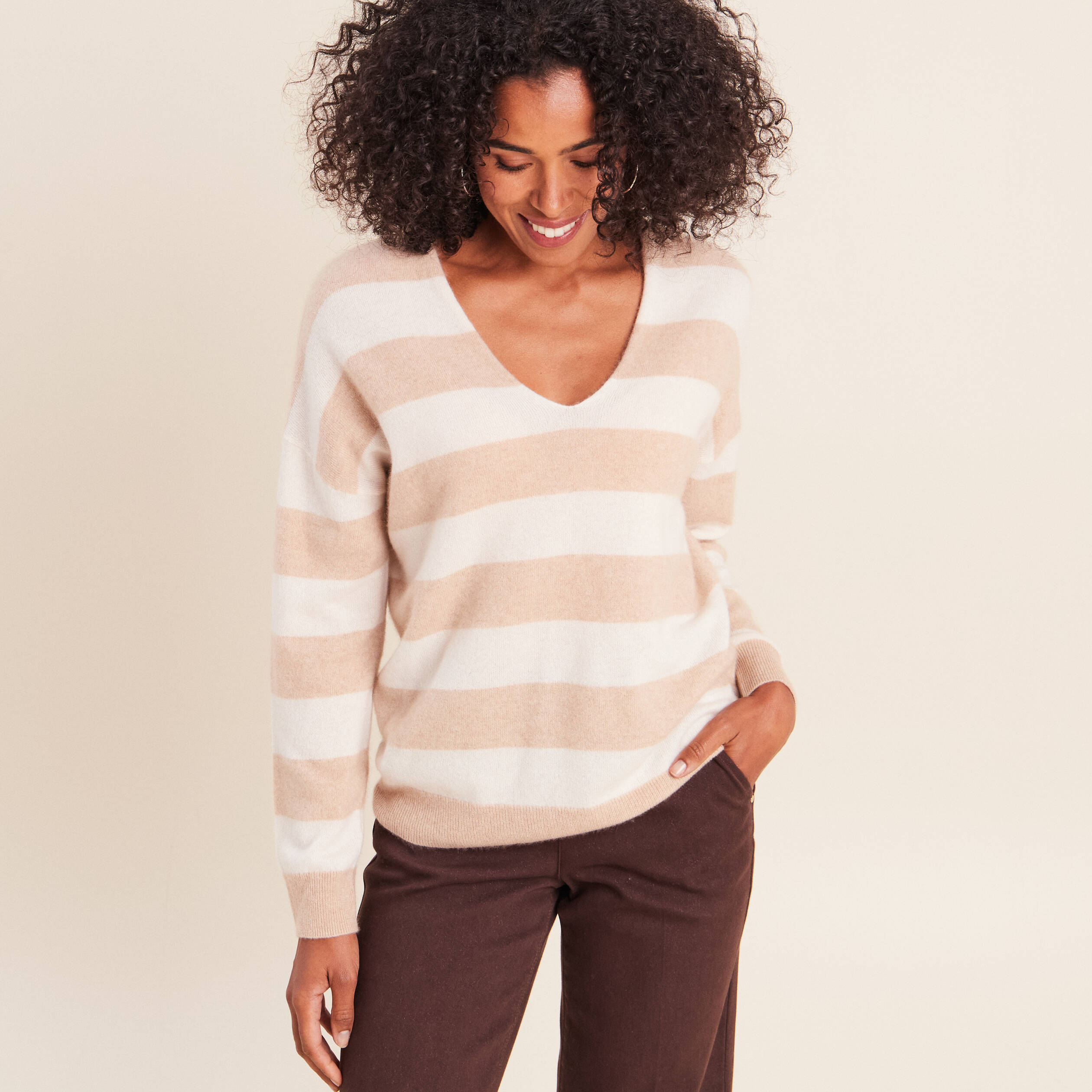 Pull col v beige femme