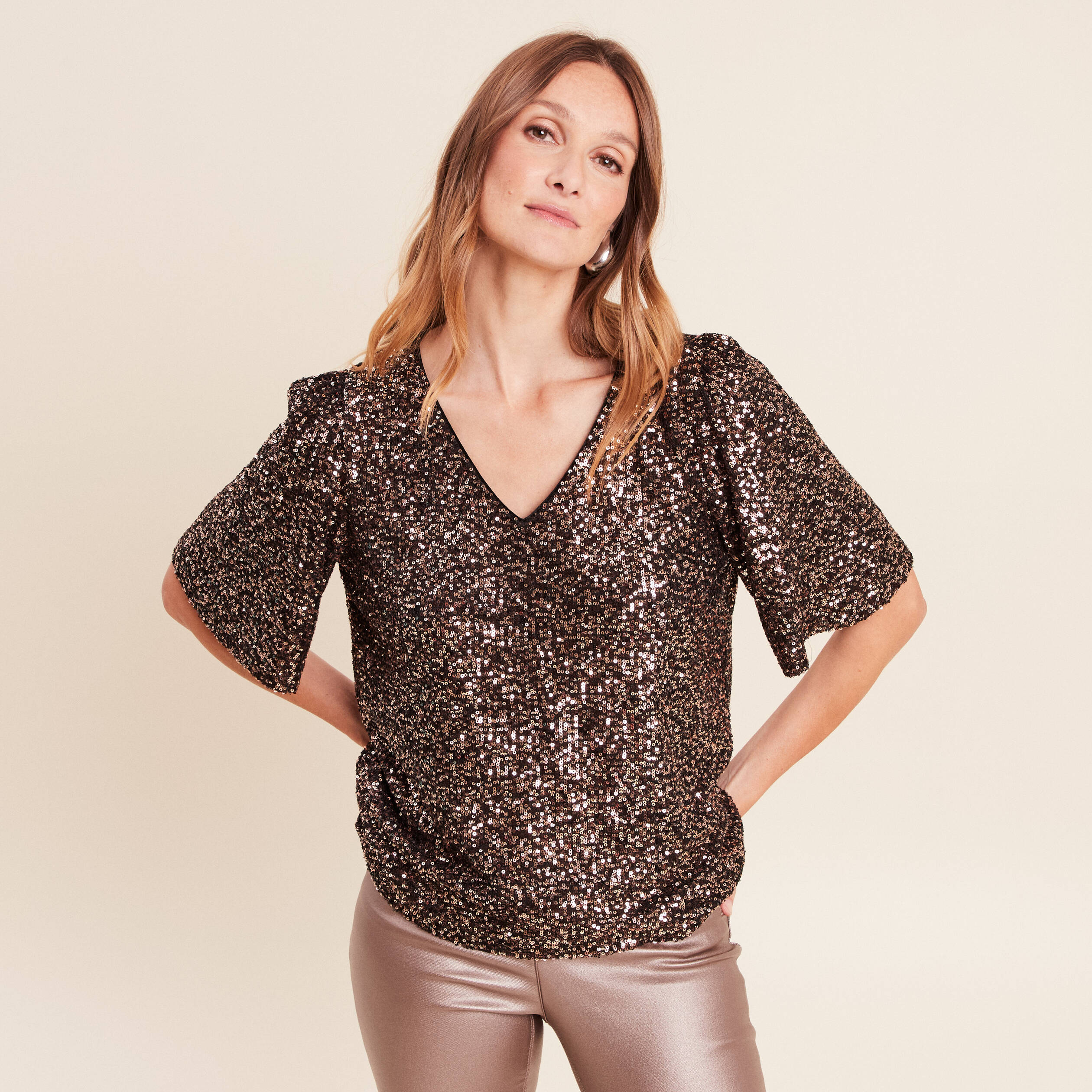 T-shirt &agrave; sequins manches coudes marron fonc&eacute; femme
