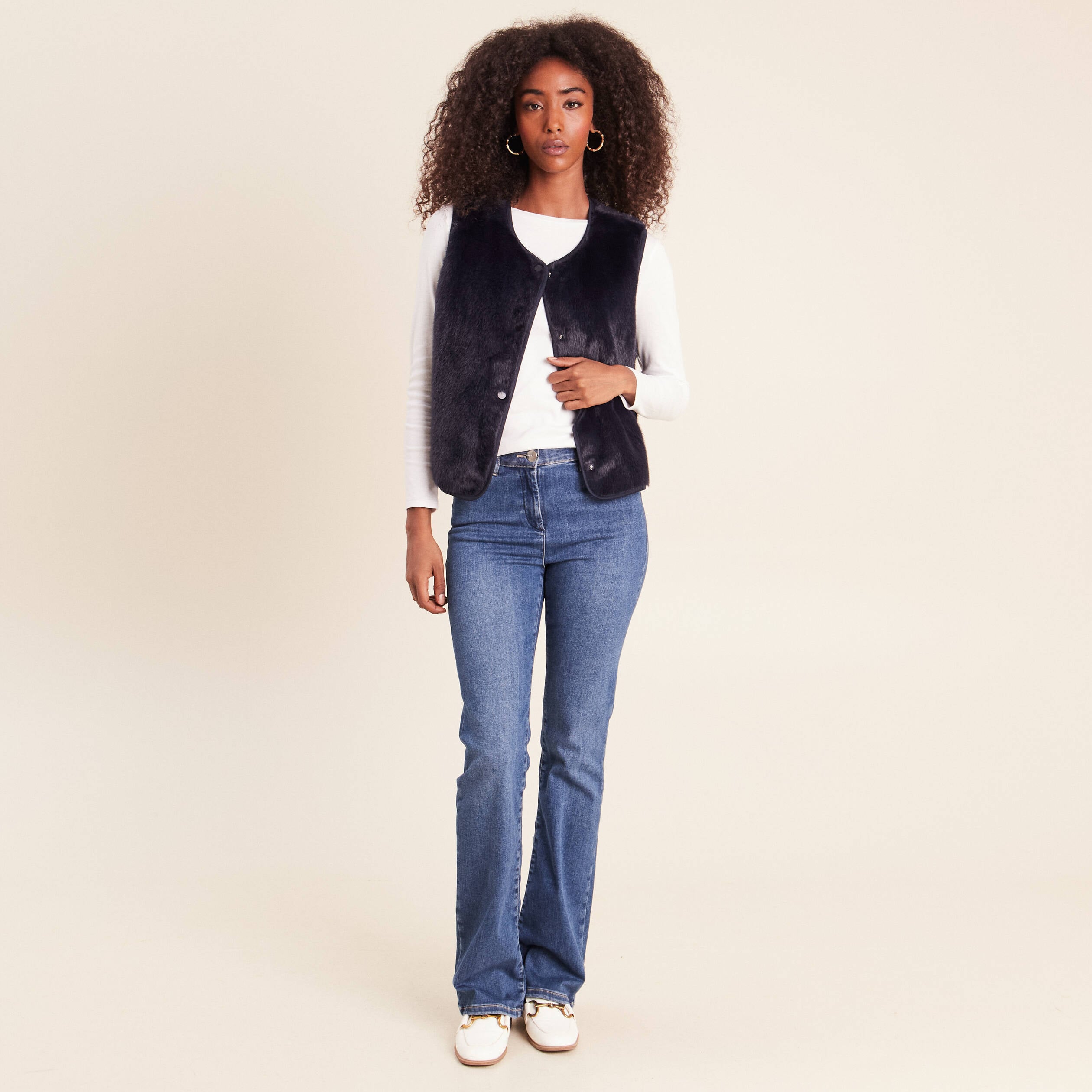 Gilet droit sans manches fausse fourrure bleu fonc&eacute; femme