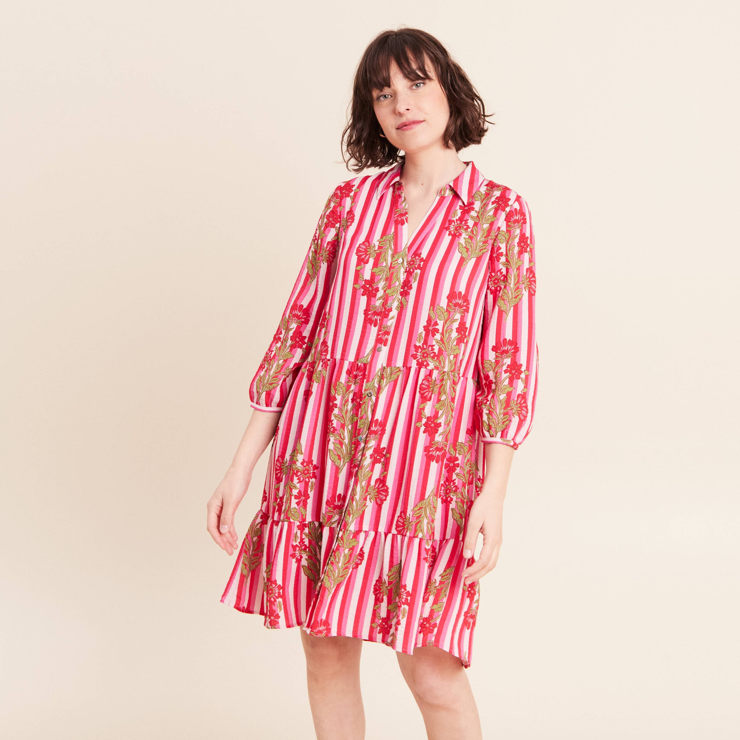Robe courte &eacute;vas&eacute;e manches 3/4 rose femme