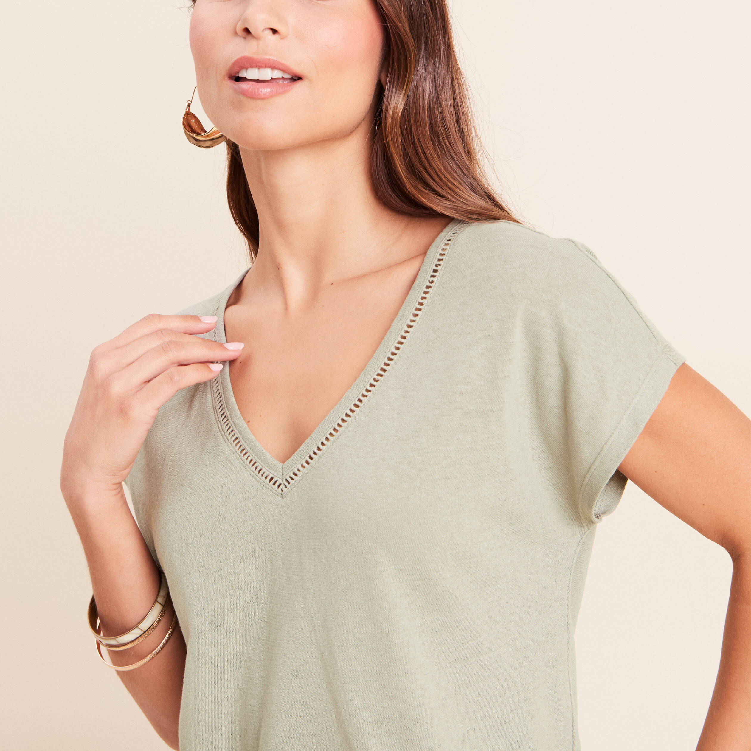 T-shirt col v manches courtes aspect lin vert clair femme