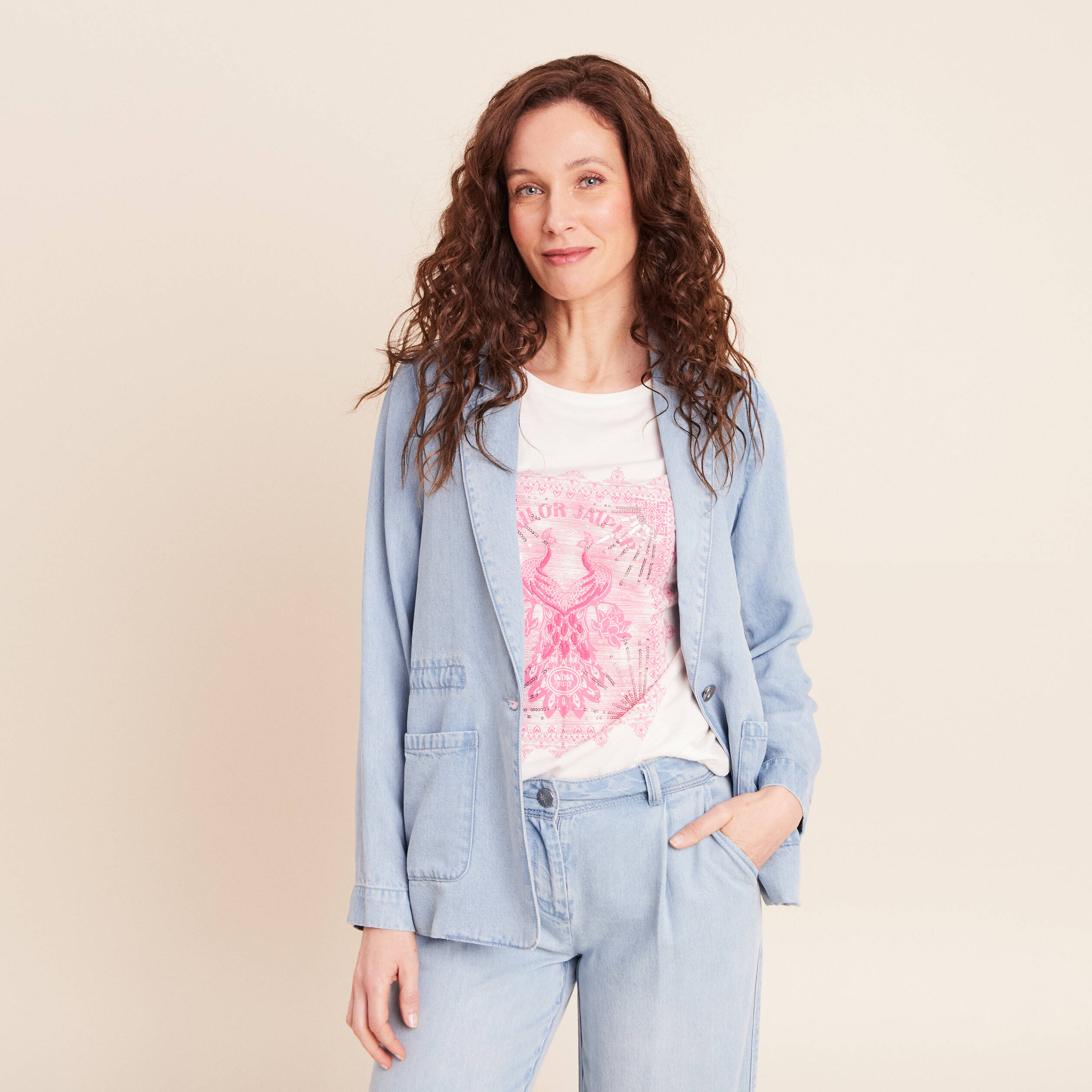 Veste longue cintr&eacute;e en jean doubl&eacute;e denim bleach femme