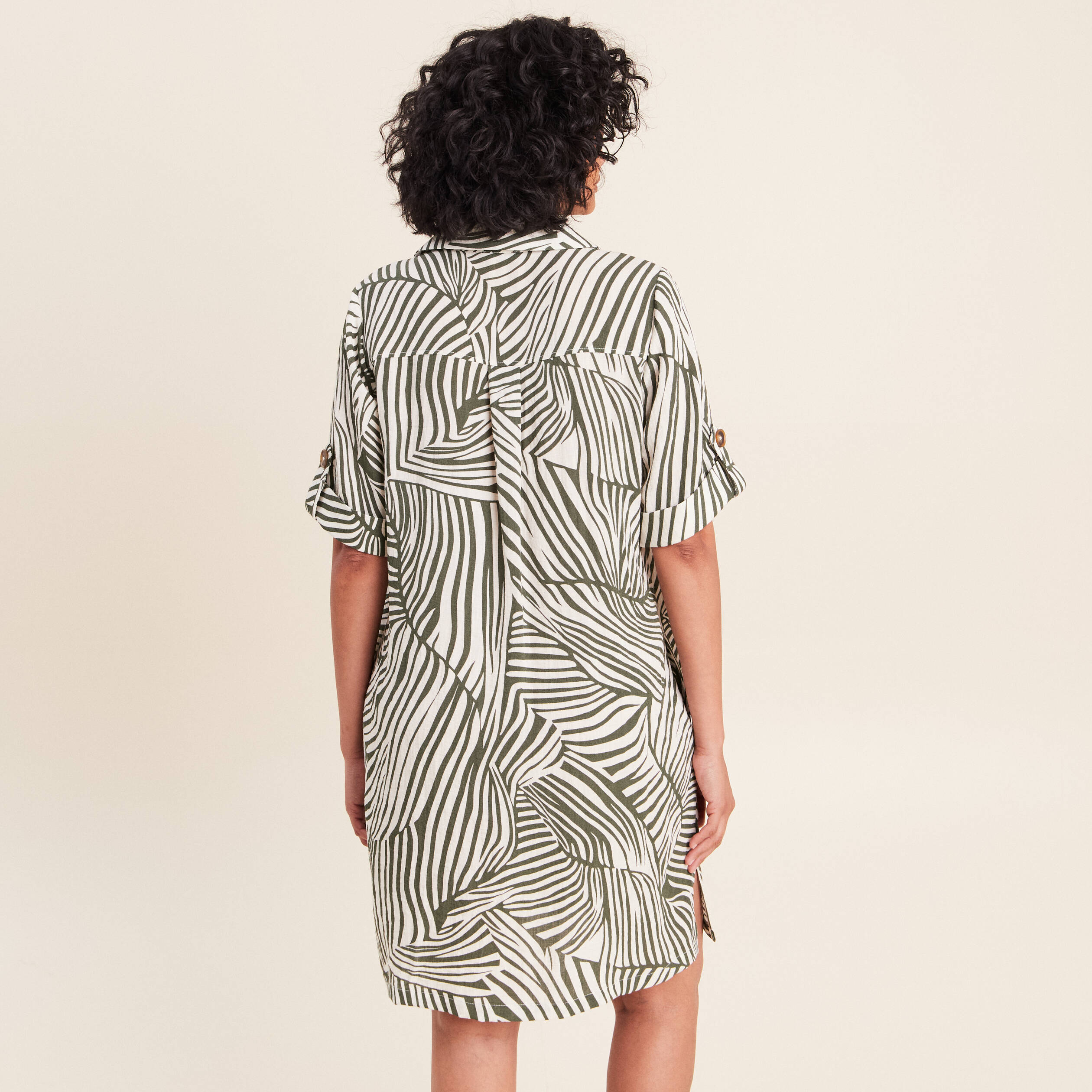 Robe droite courte manches courtes noir femme