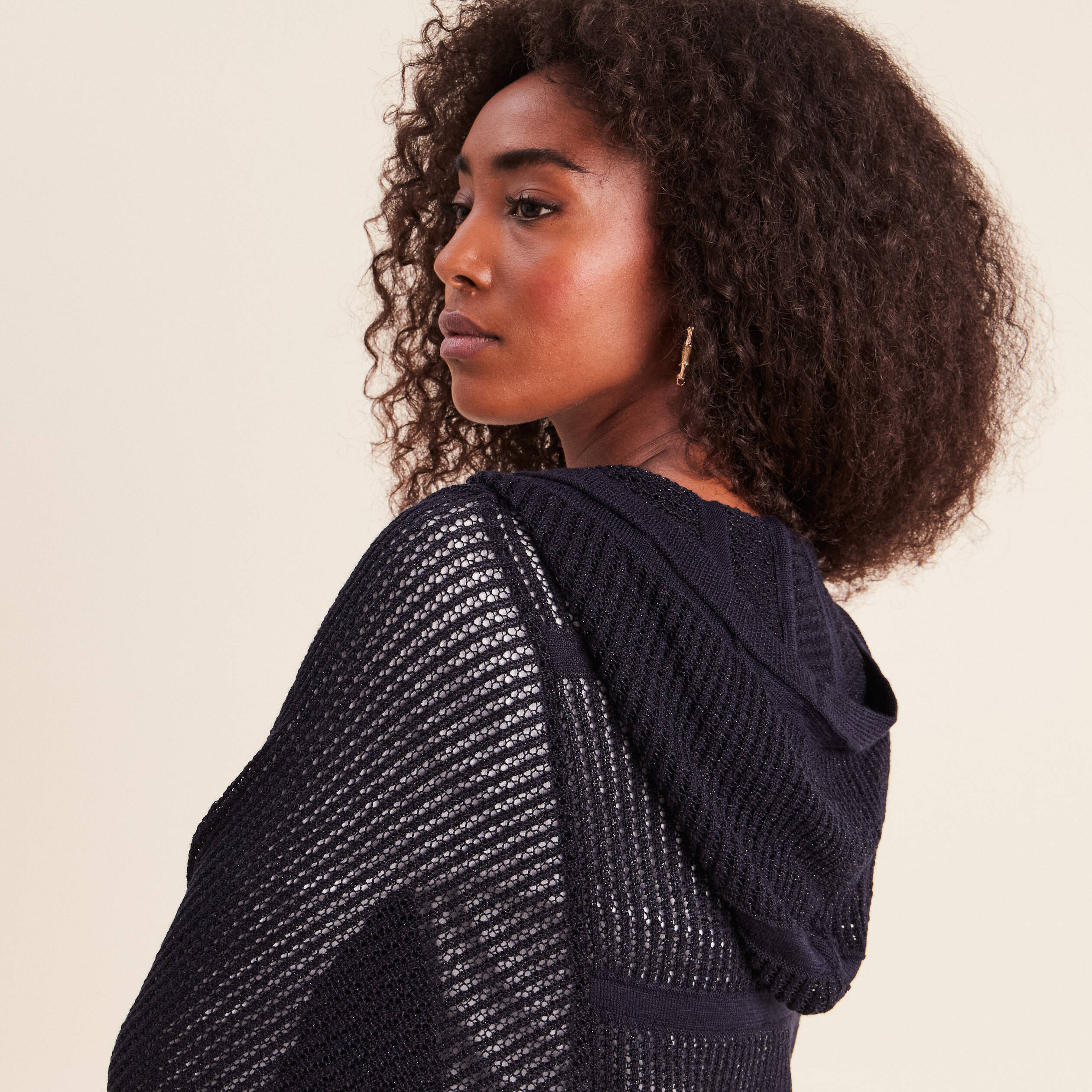 Gilet ajour&eacute; &agrave; capuche manches longues bleu marine femme