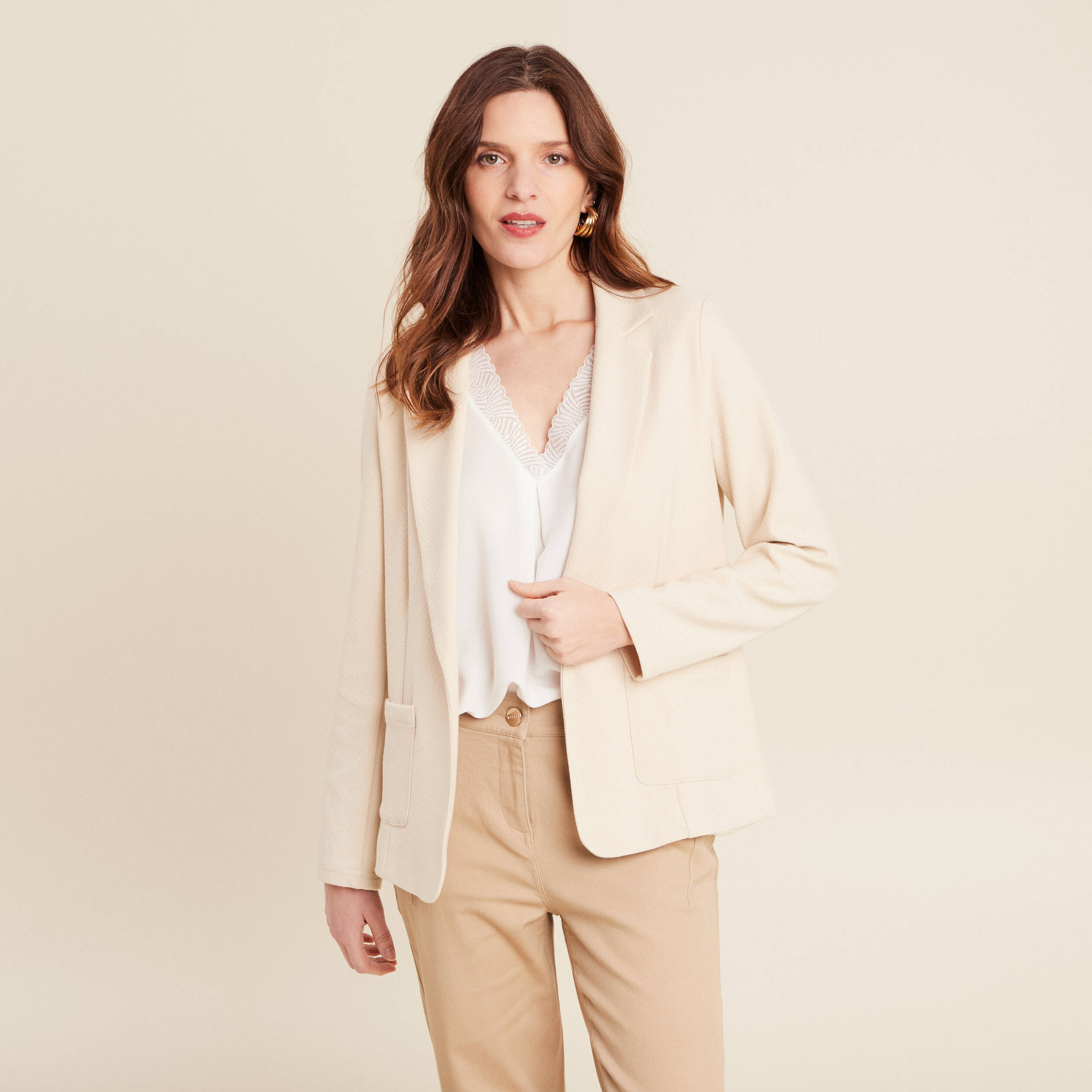 Veste tailleur cintr&eacute;e ecru femme