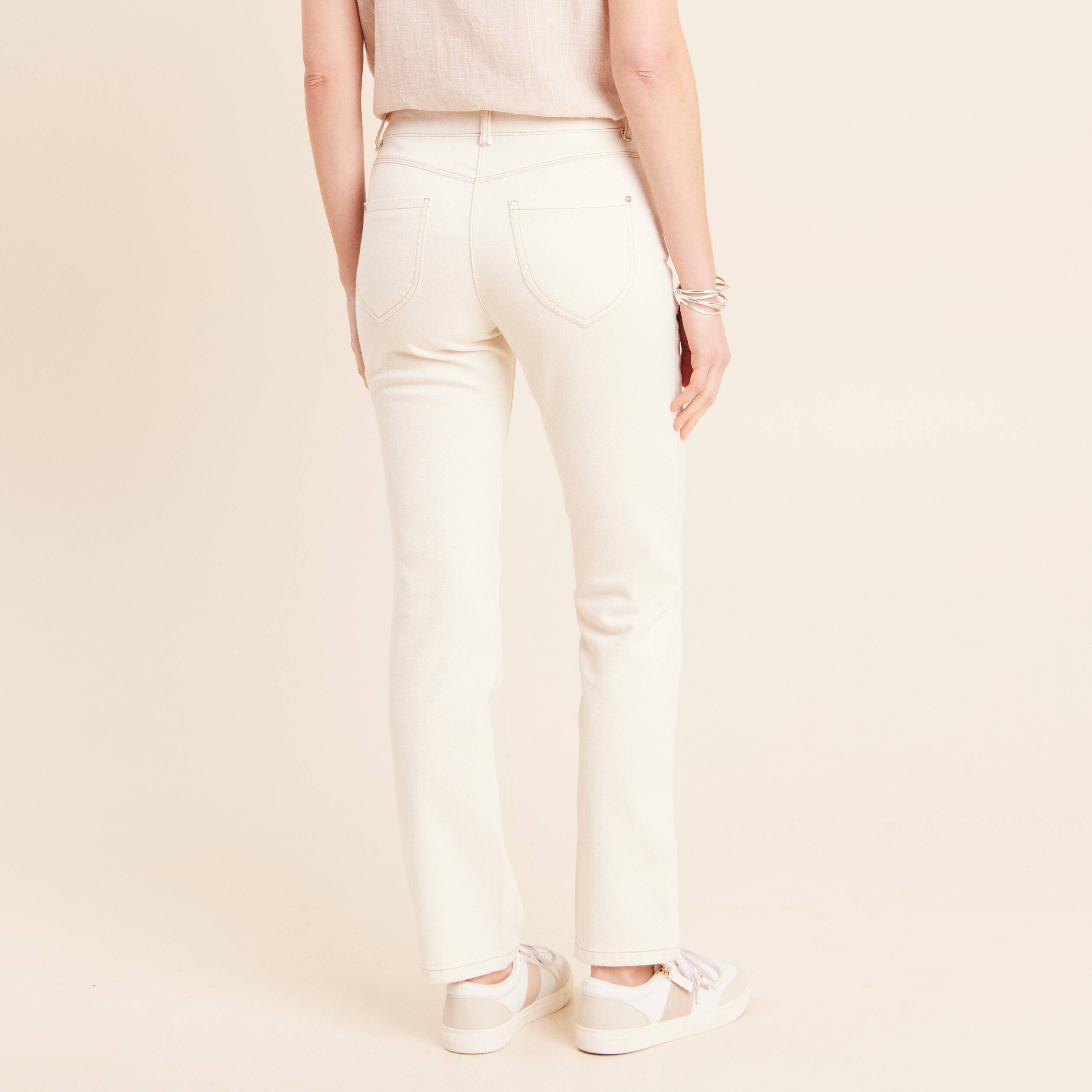 Jean coupe droite taille bascul&eacute;e ecru femme