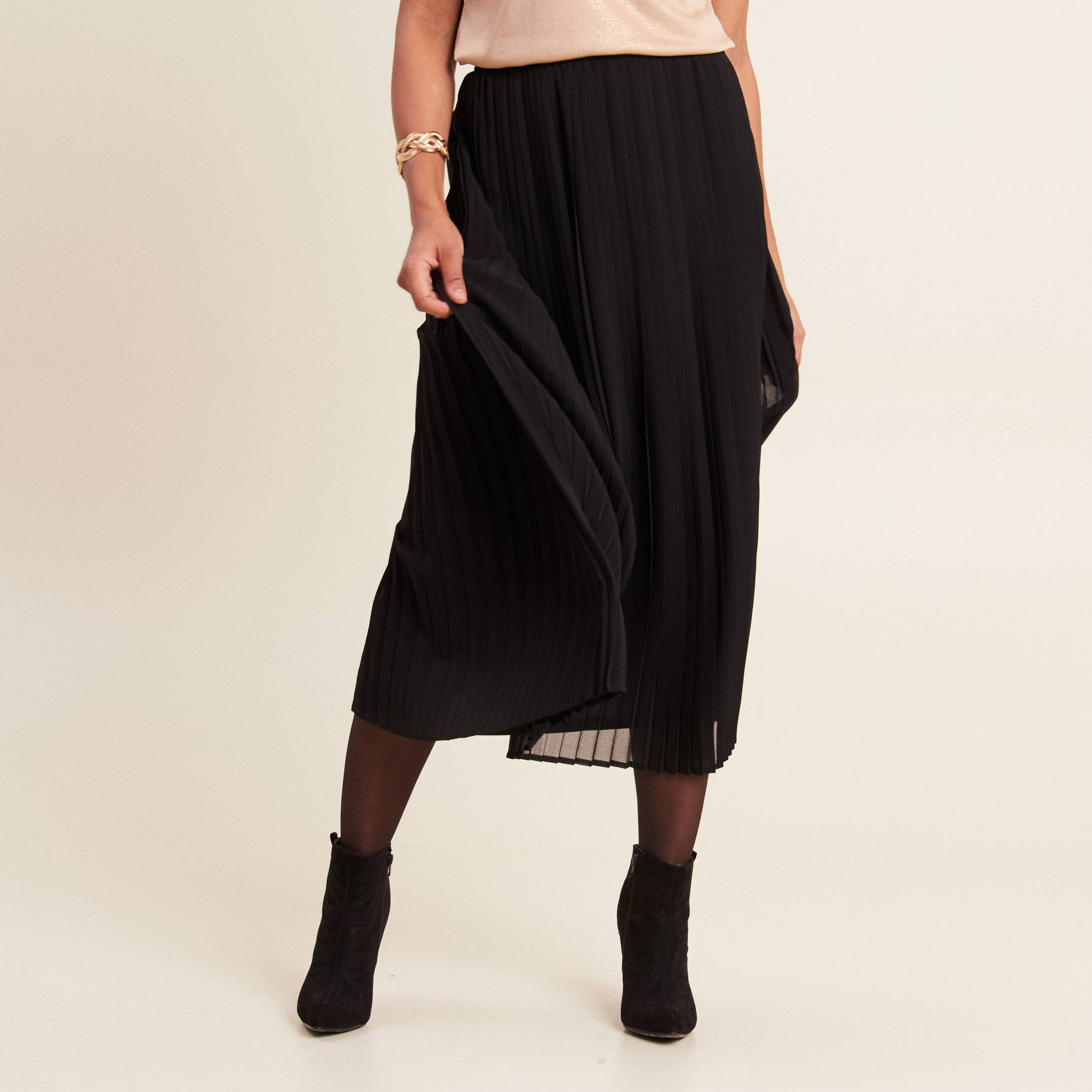jupe longue evasee plissee noir femme Jupe longue évasée plissée noir femme