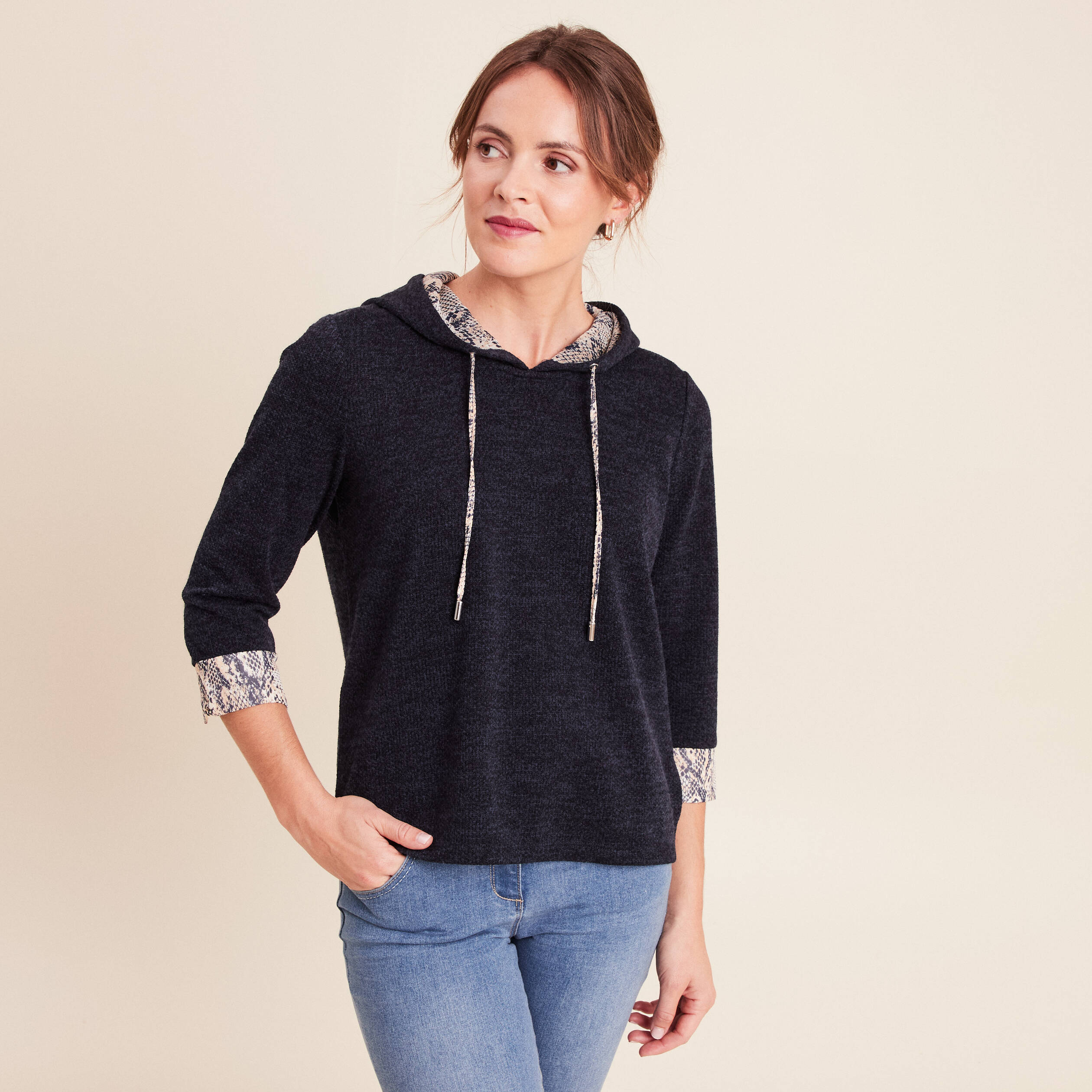 Sweat &agrave; capuche manches 3/4 bleu marine femme