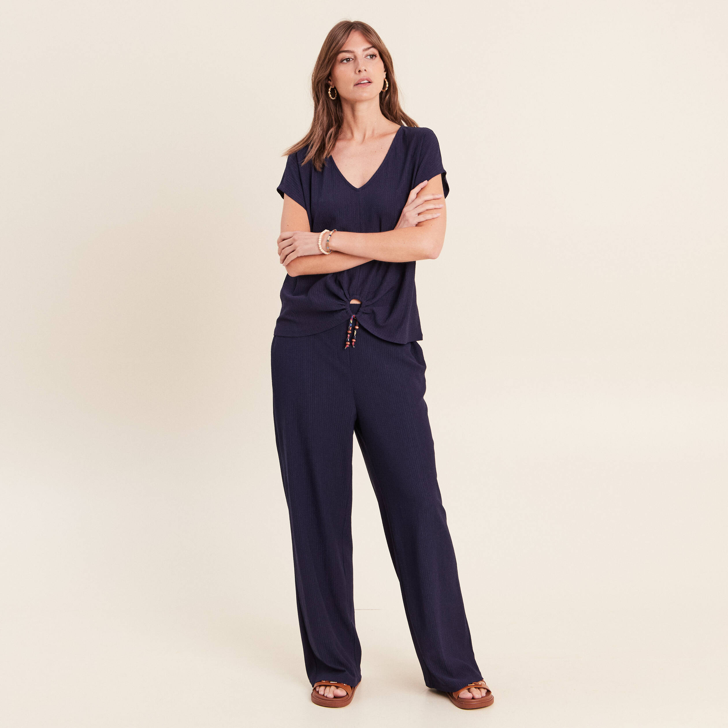T-shirt bas resserr&eacute; manches courtes bleu marine femme