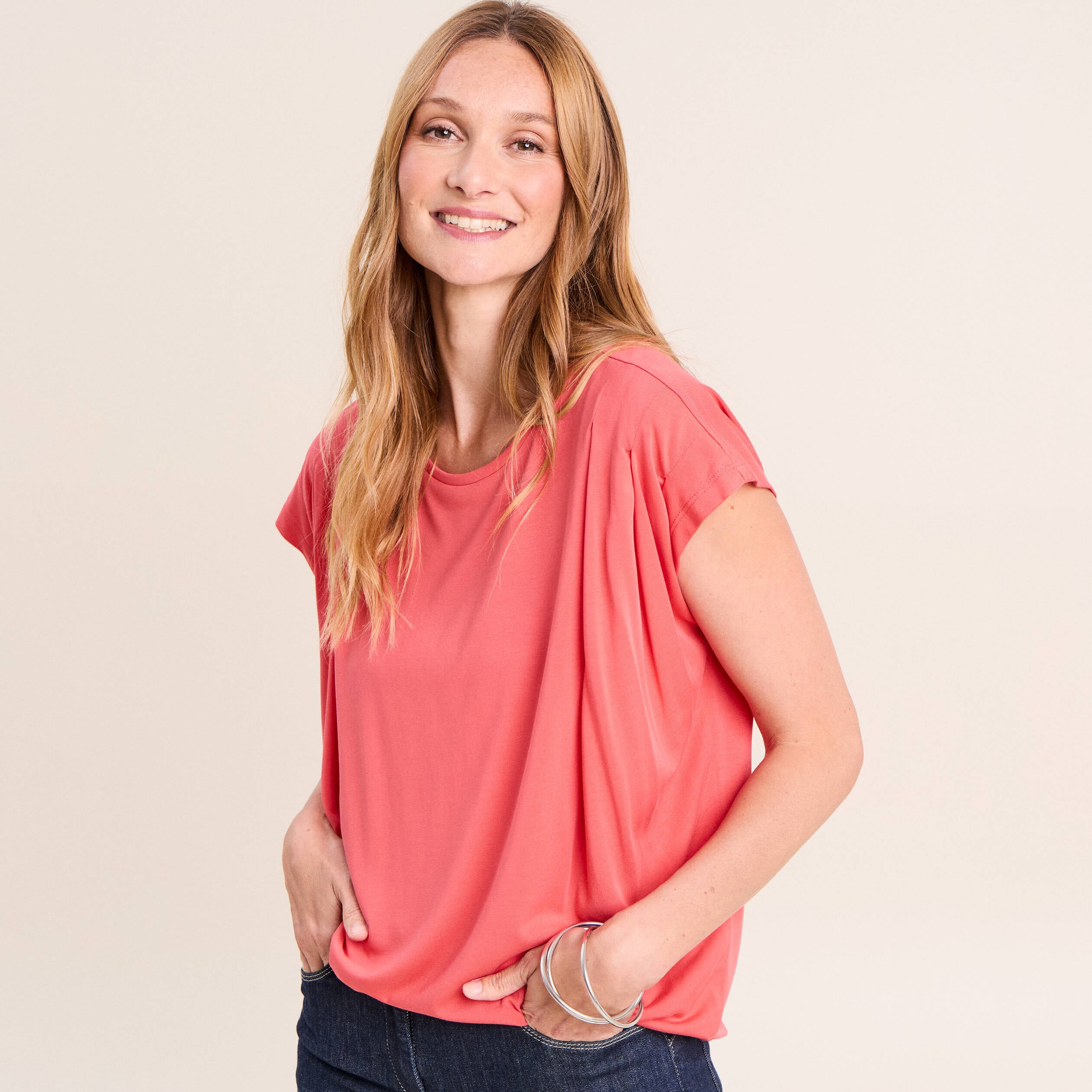 T-shirt droit col rond manches courtes rouge femme