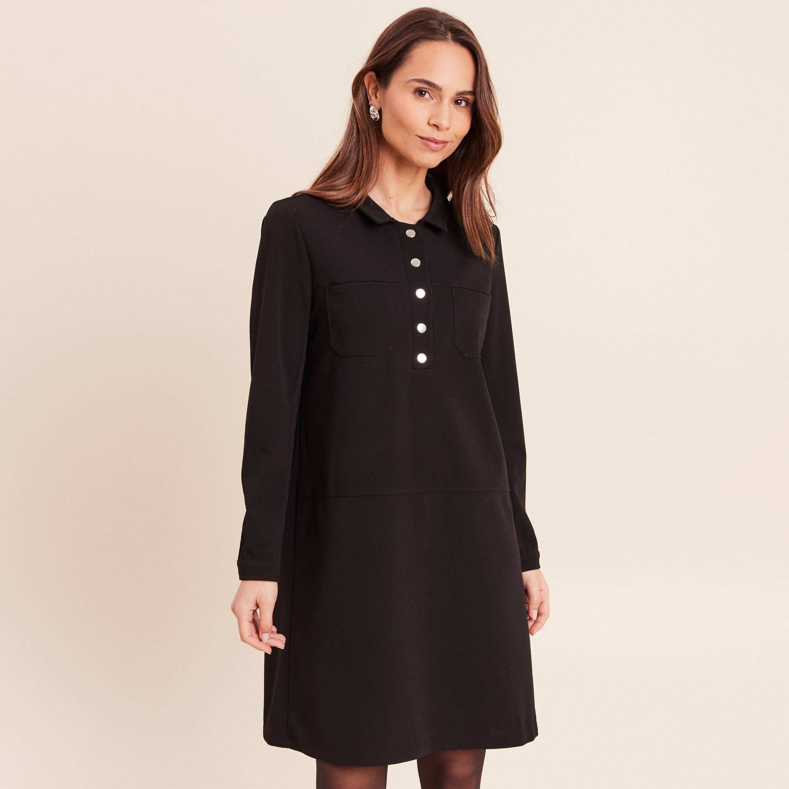 Robe droite courte en maille col chemise noir femme