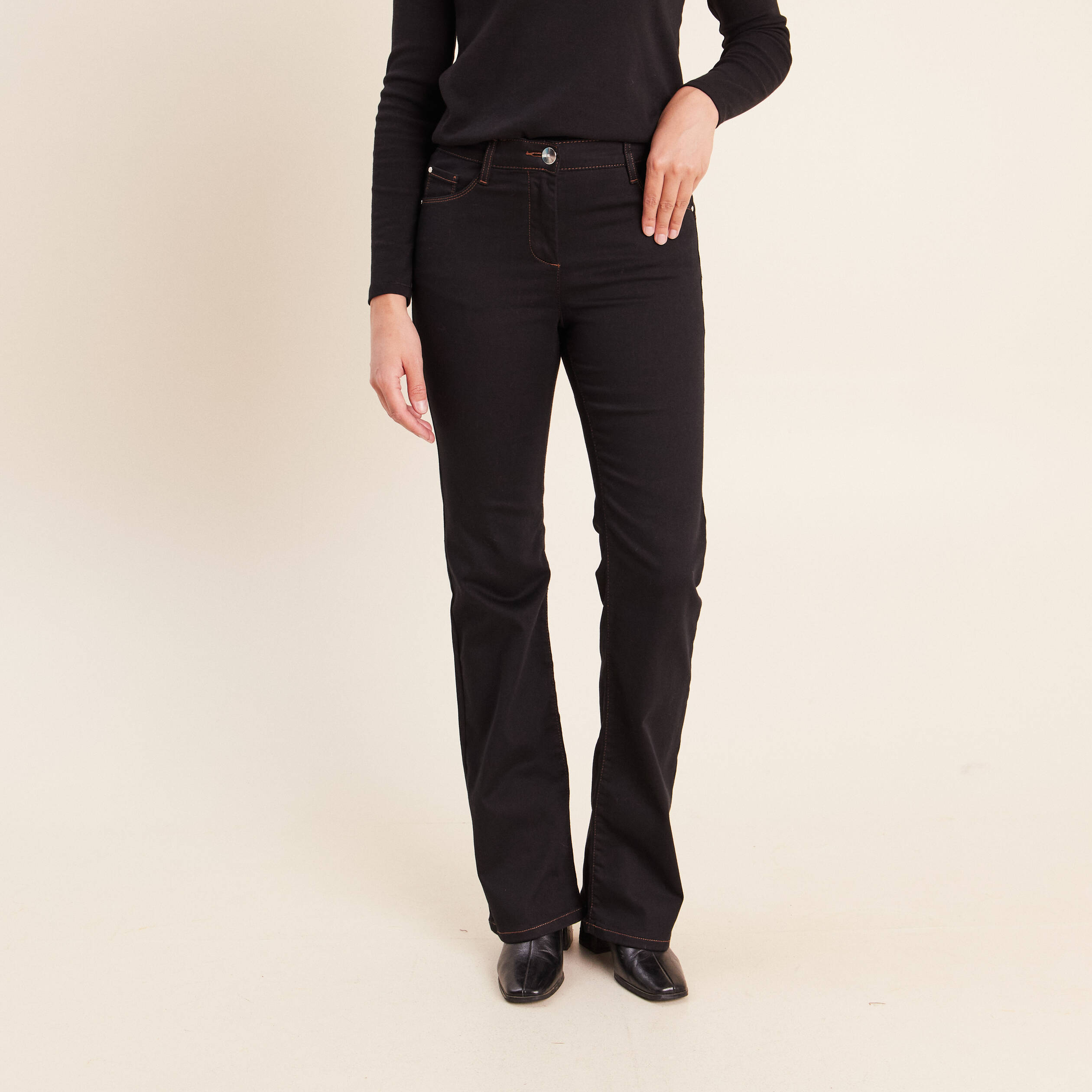 Jean magique L'Unique coupe bootcut denim noir femme