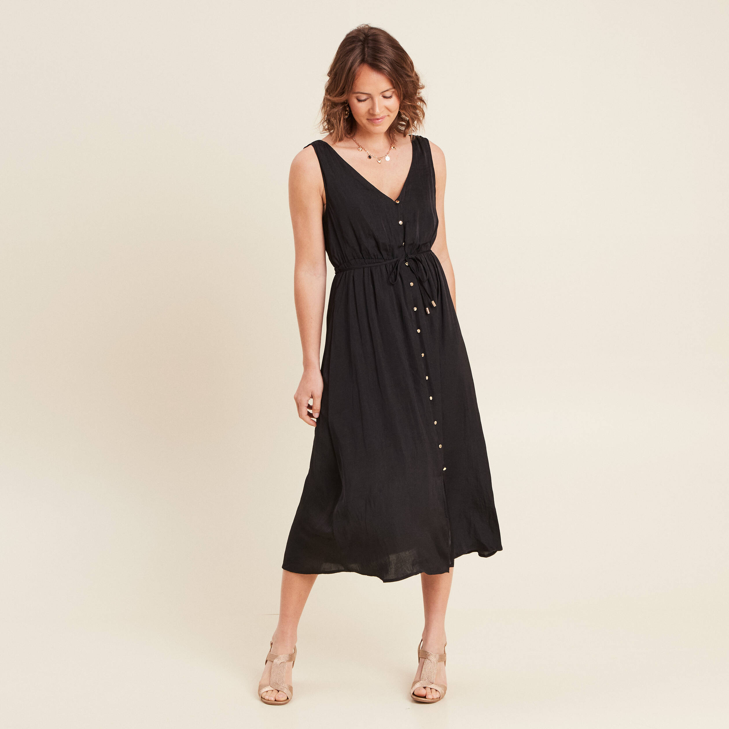 robe midi evasee satin noir femme Robe midi évasée satin noir femme