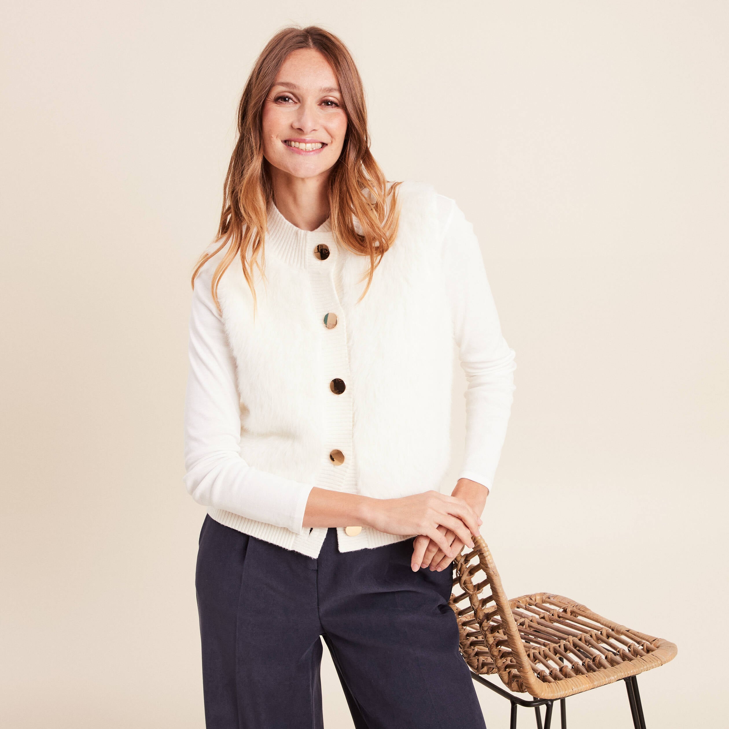 Gilet sans manches duveteux ecru femme