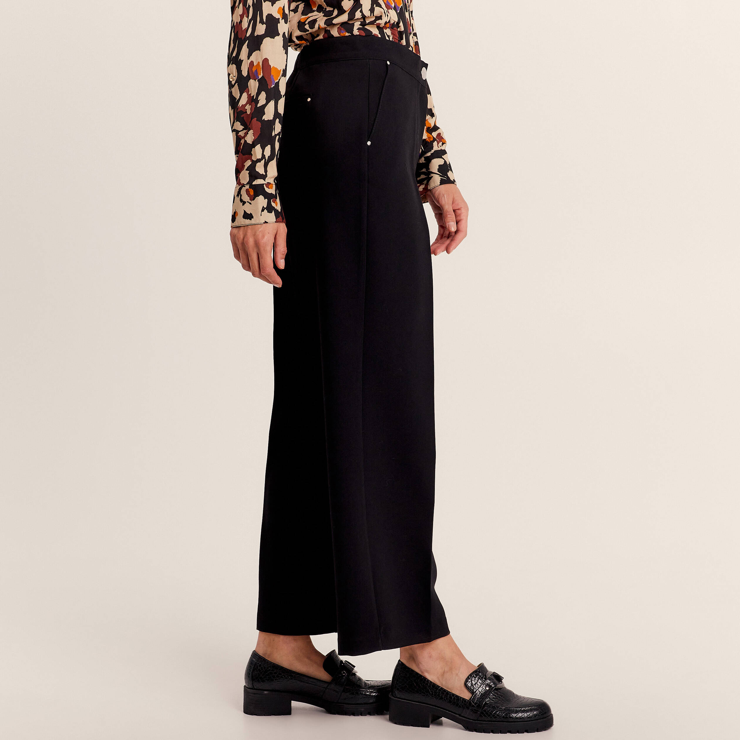 Pantalon large fluide à pinces noir femme