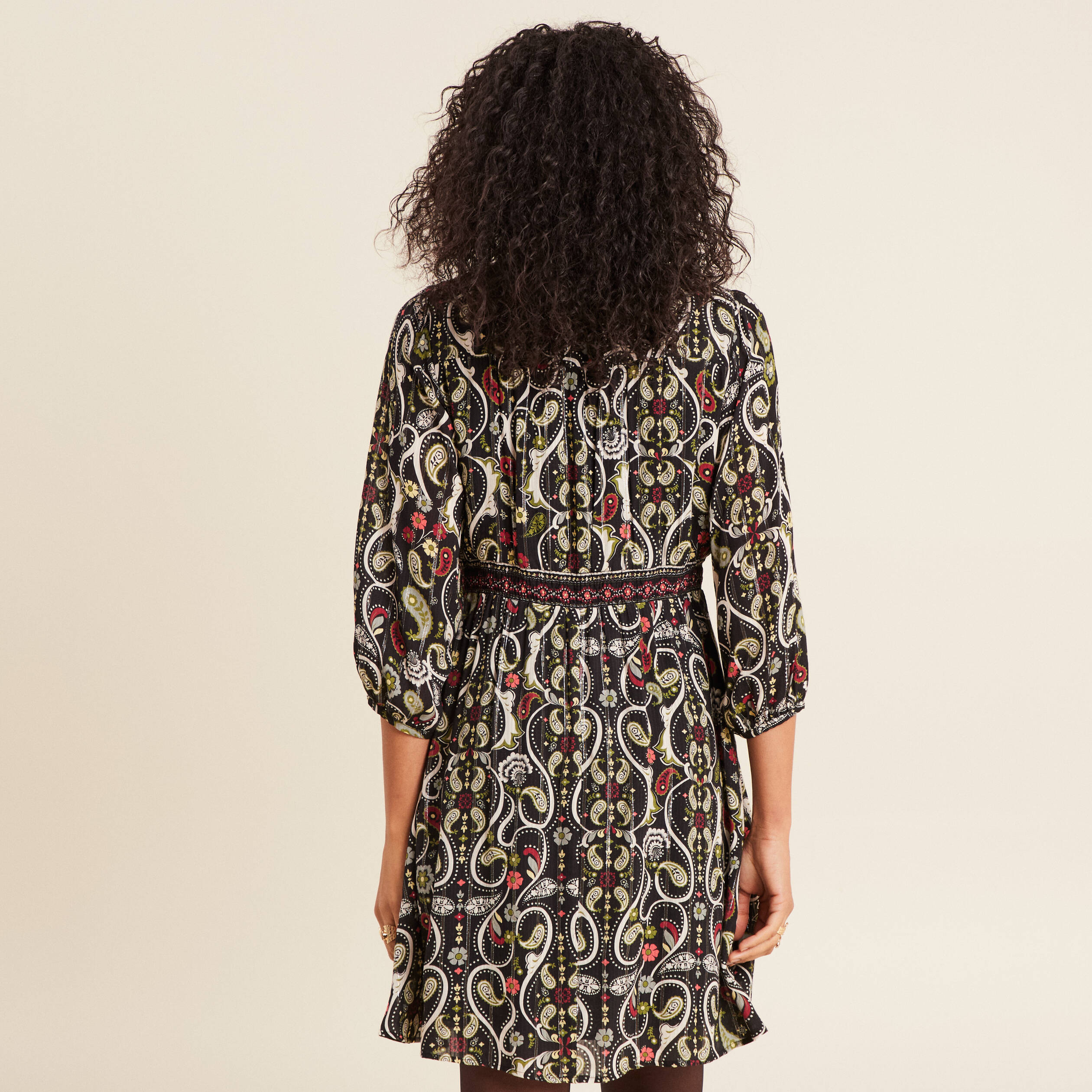 Robe &eacute;vas&eacute;e fluide noir femme