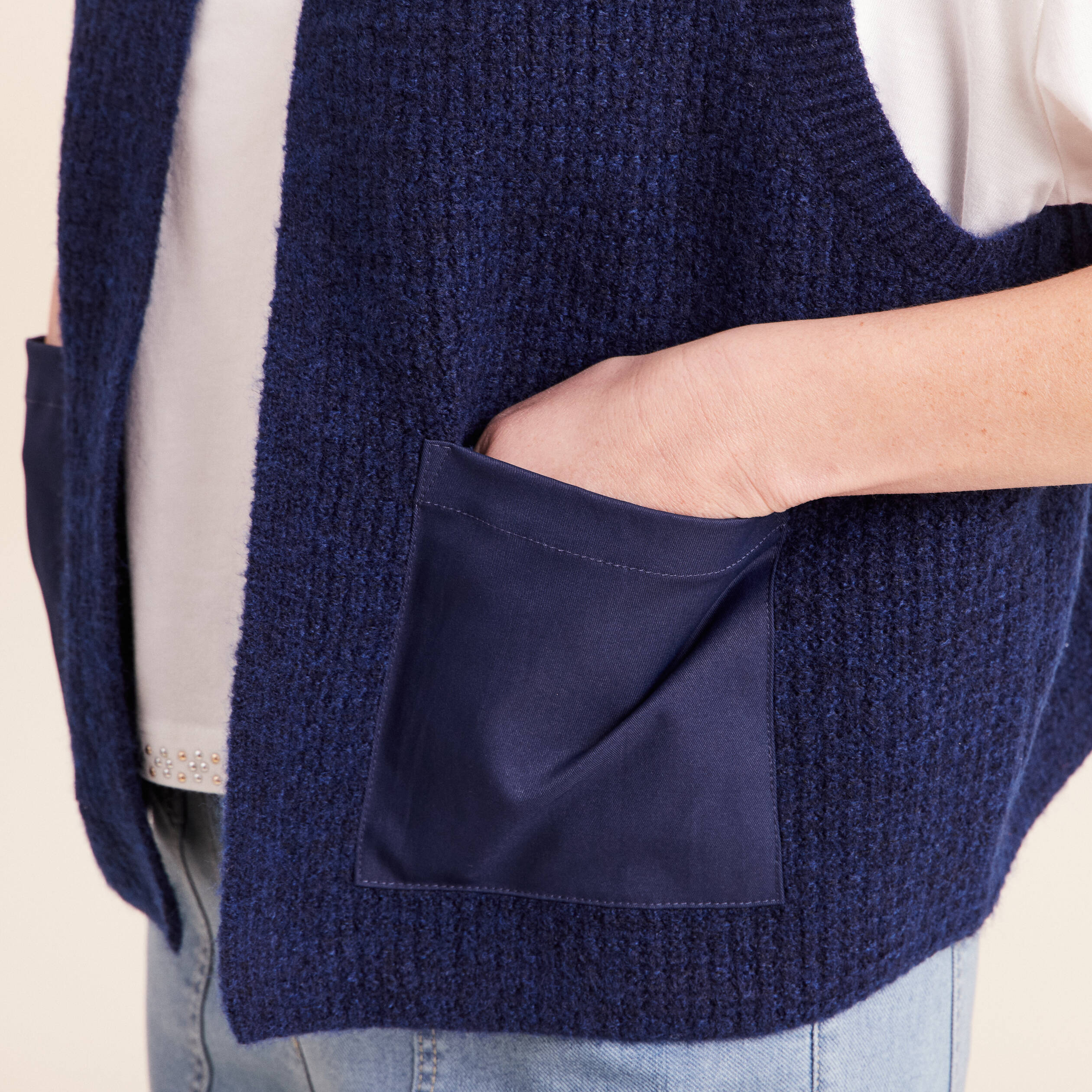 Gilet sans manches aspect laineux bleu marine femme