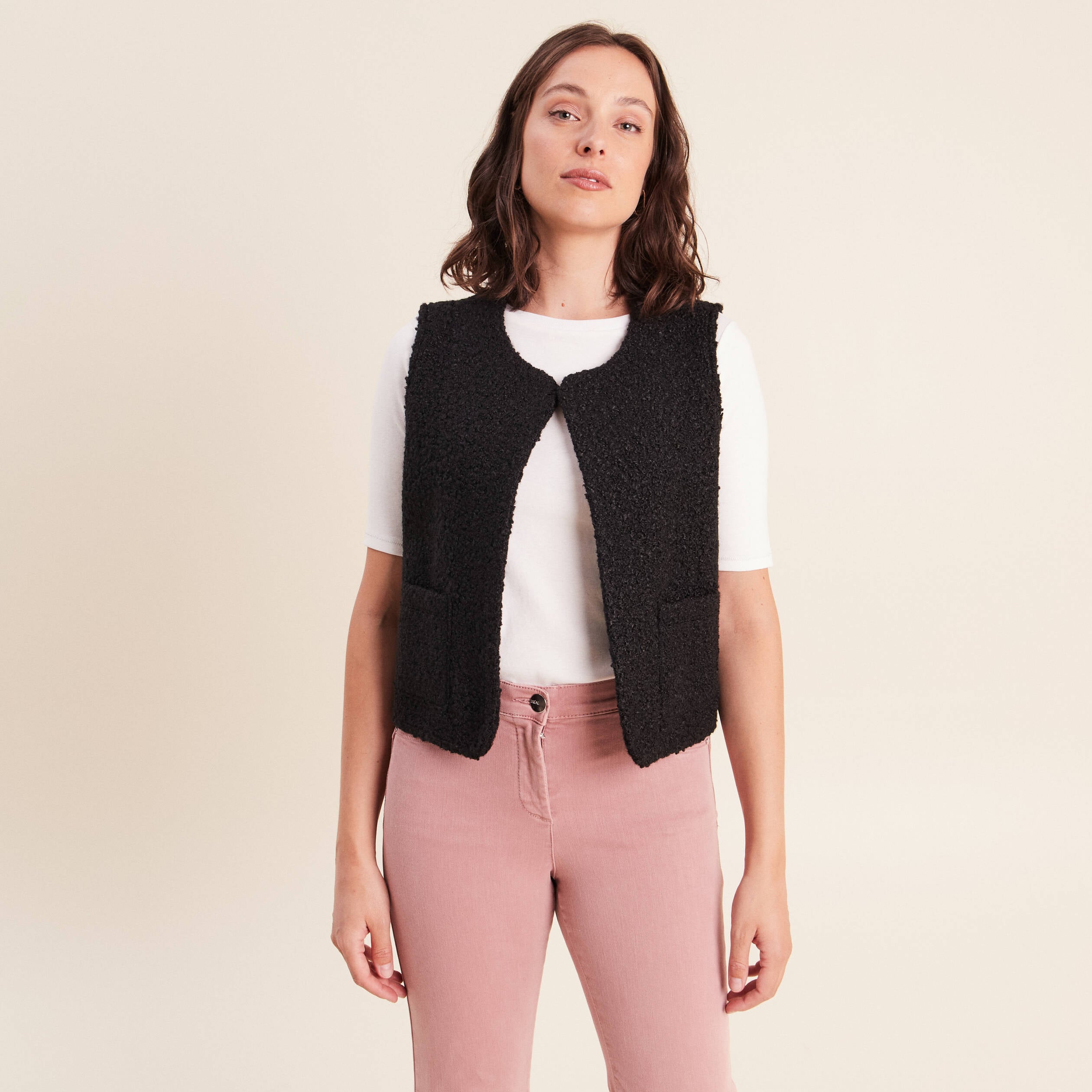 Gilet sans manches bouclette poches noir femme