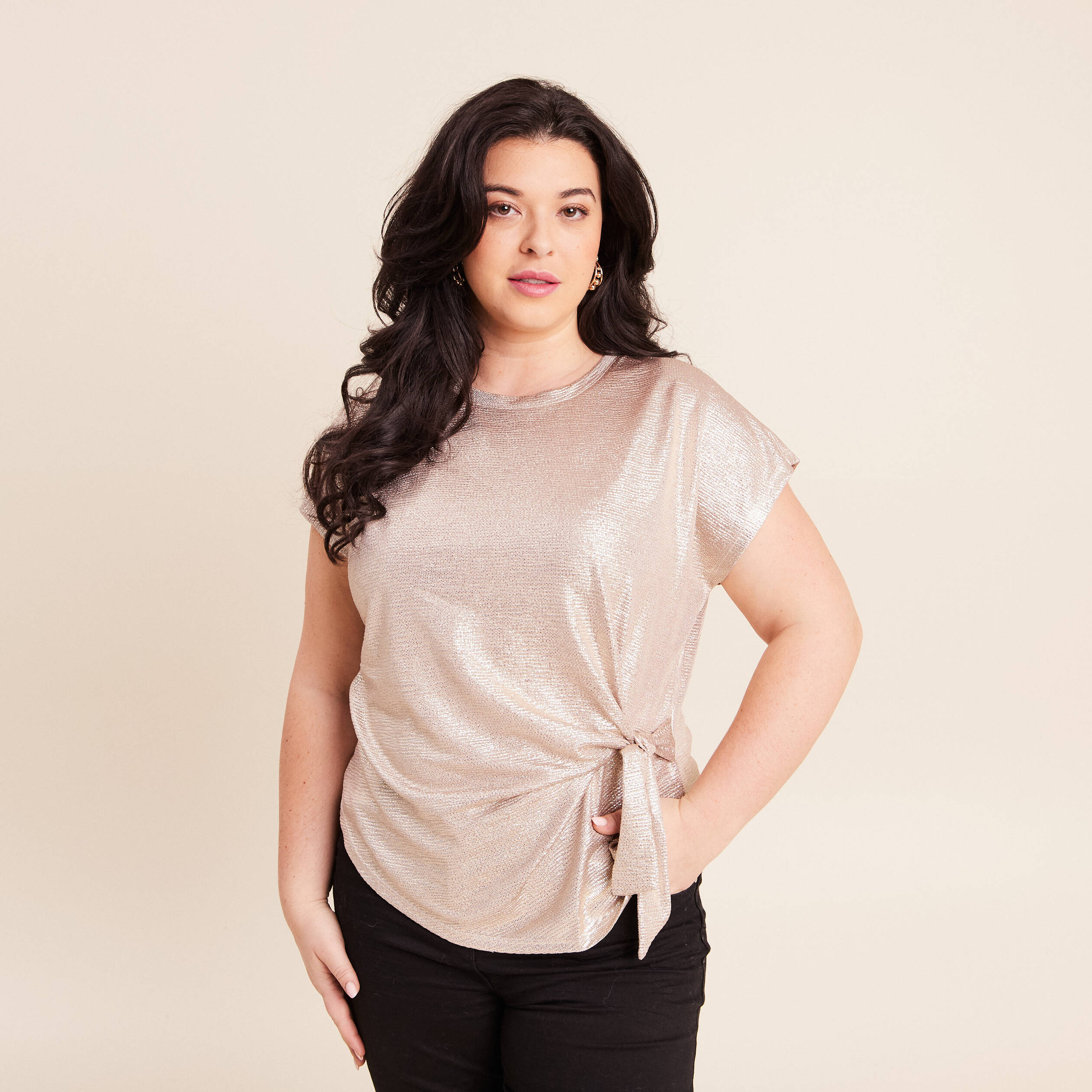 T-shirt manches courtes nou&eacute; couleur or femme