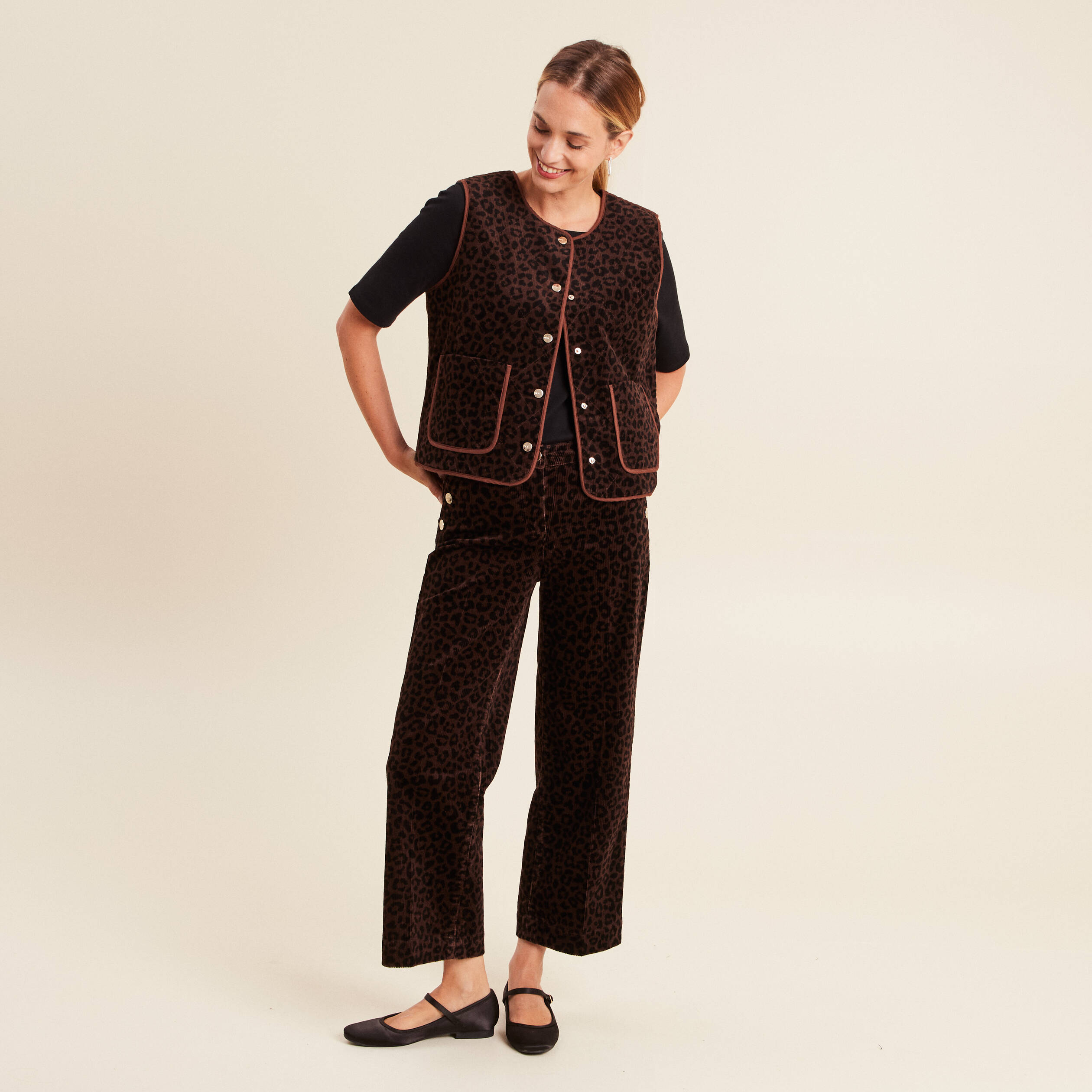 Pantalon en velours côtelé marron stretch coupe large wide leg ceinture
