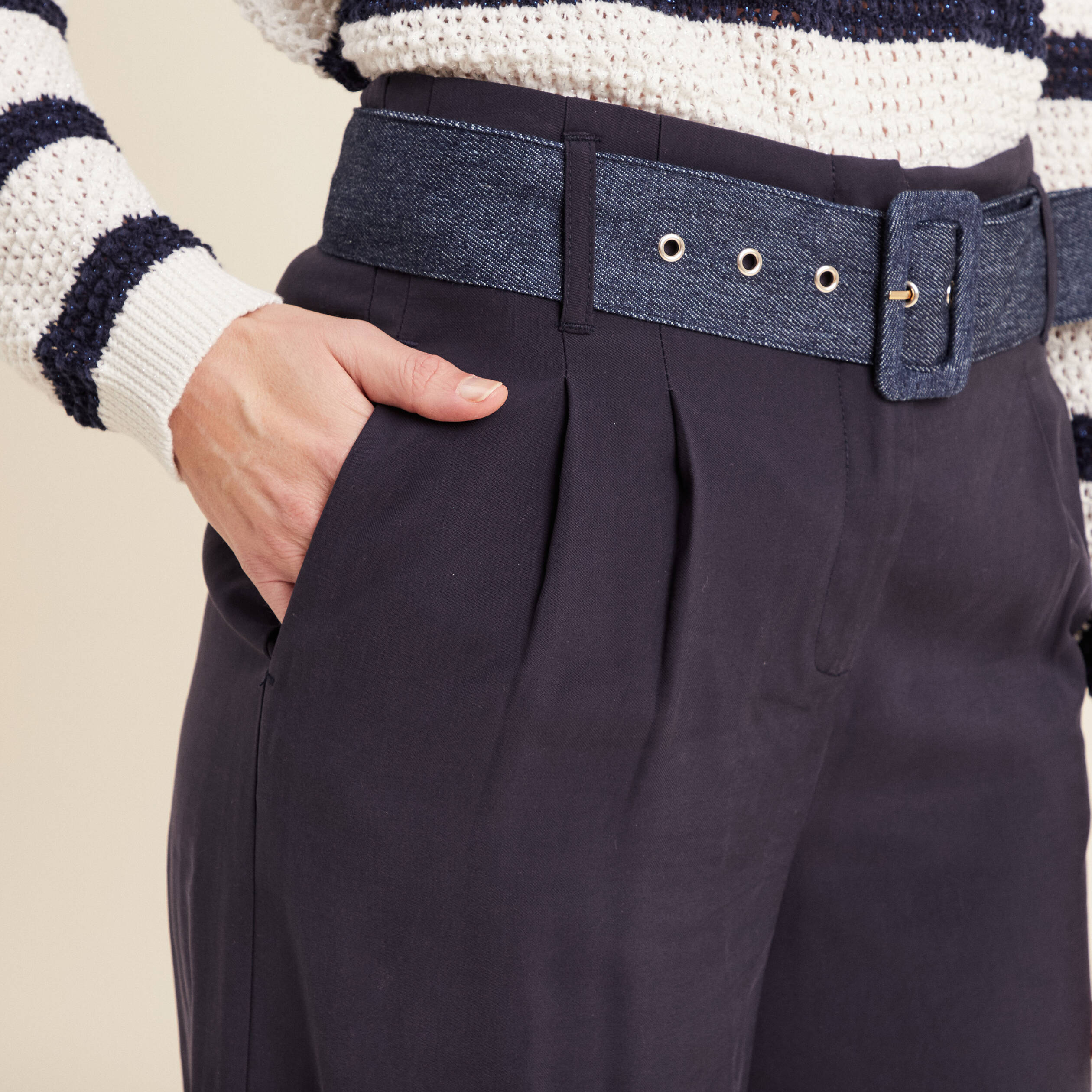 pantalon large ceinture bleu fonce femme Pantalon large ceinturé bleu foncé femme