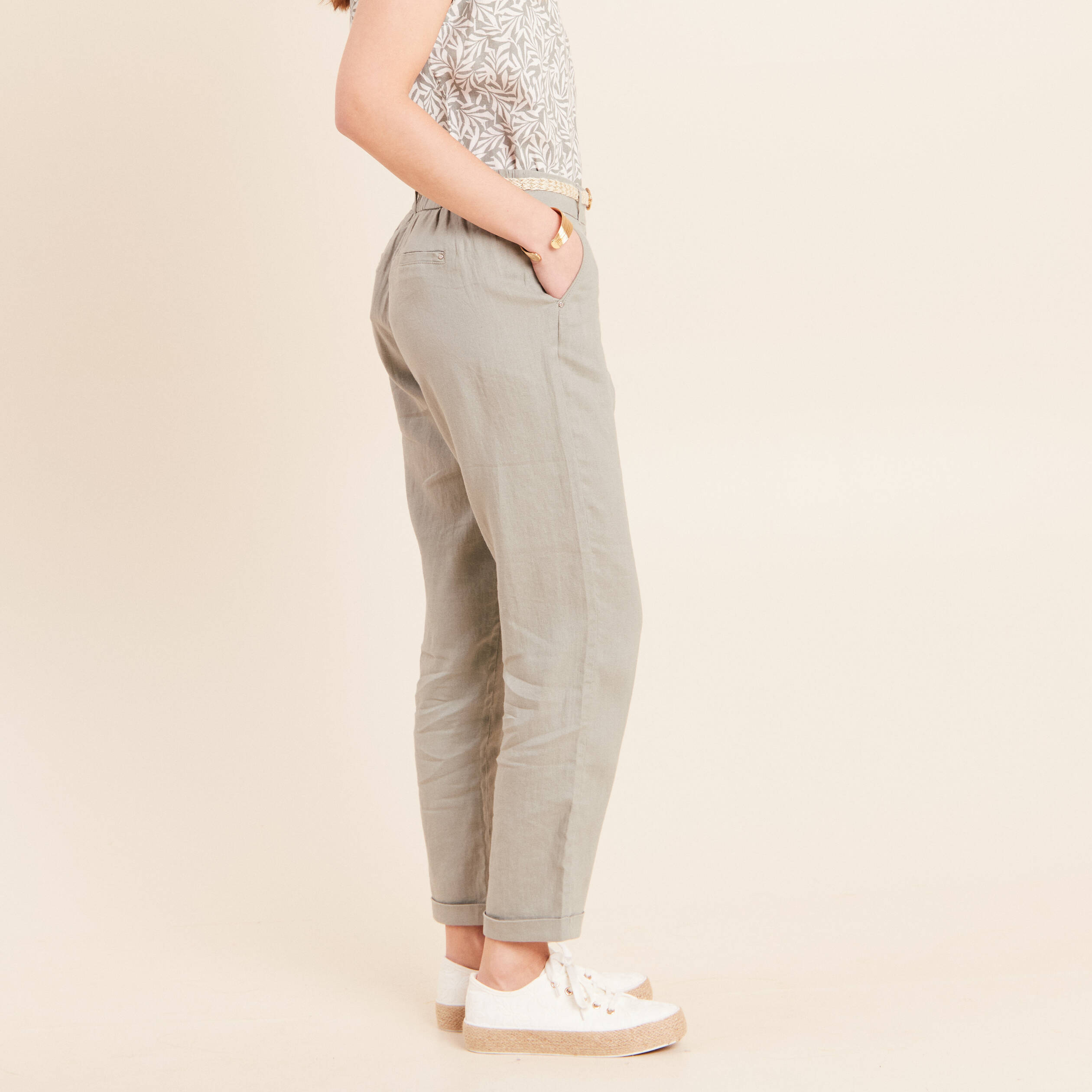 Pantalon coupe chino en lin ceintur&eacute; vert clair femme